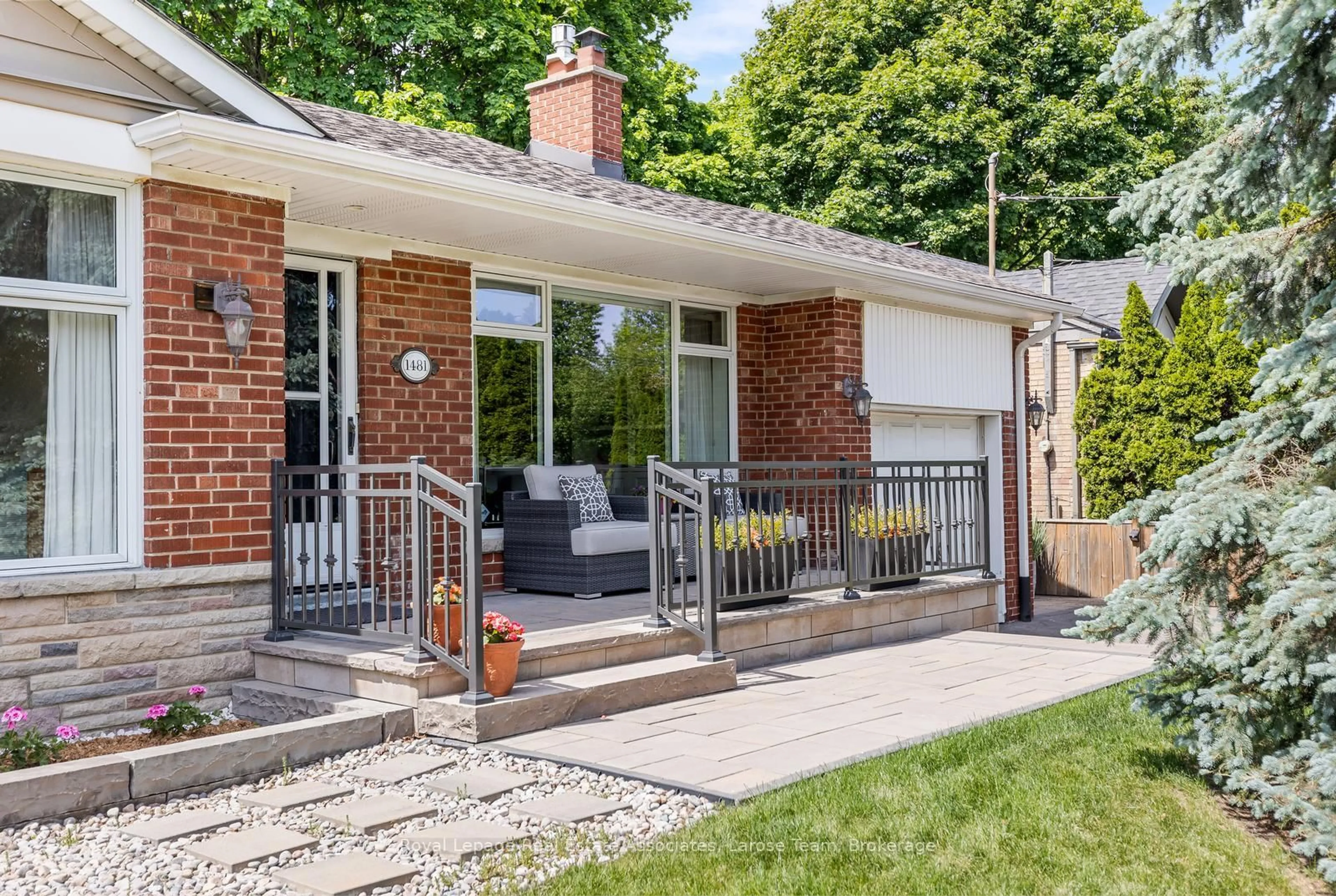 Home with brick exterior material, street for 1481 Glenwatson Dr, Mississauga Ontario L5E 2V8