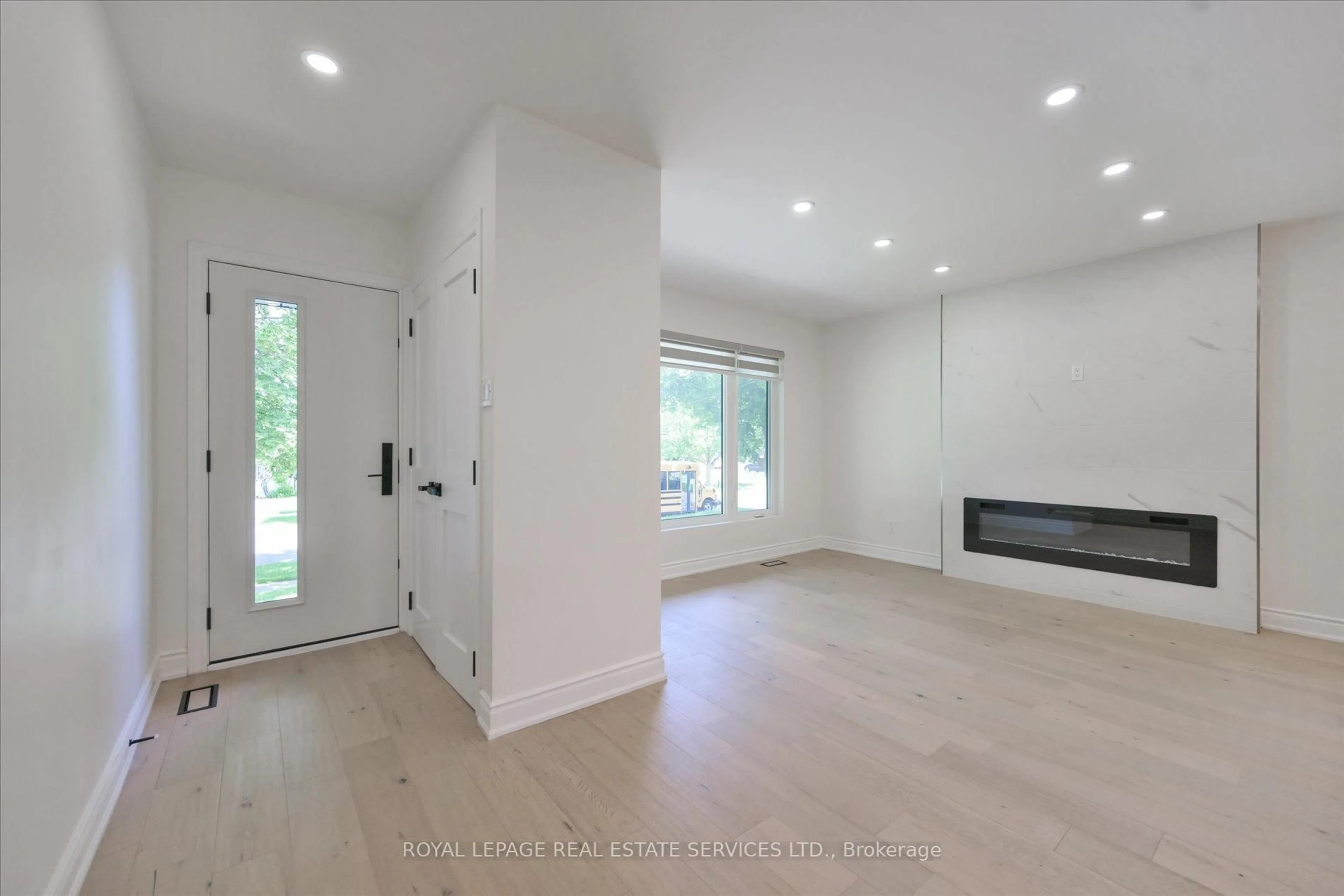 Unknown for 18 Celestine Dr, Toronto Ontario M9R 3N1
