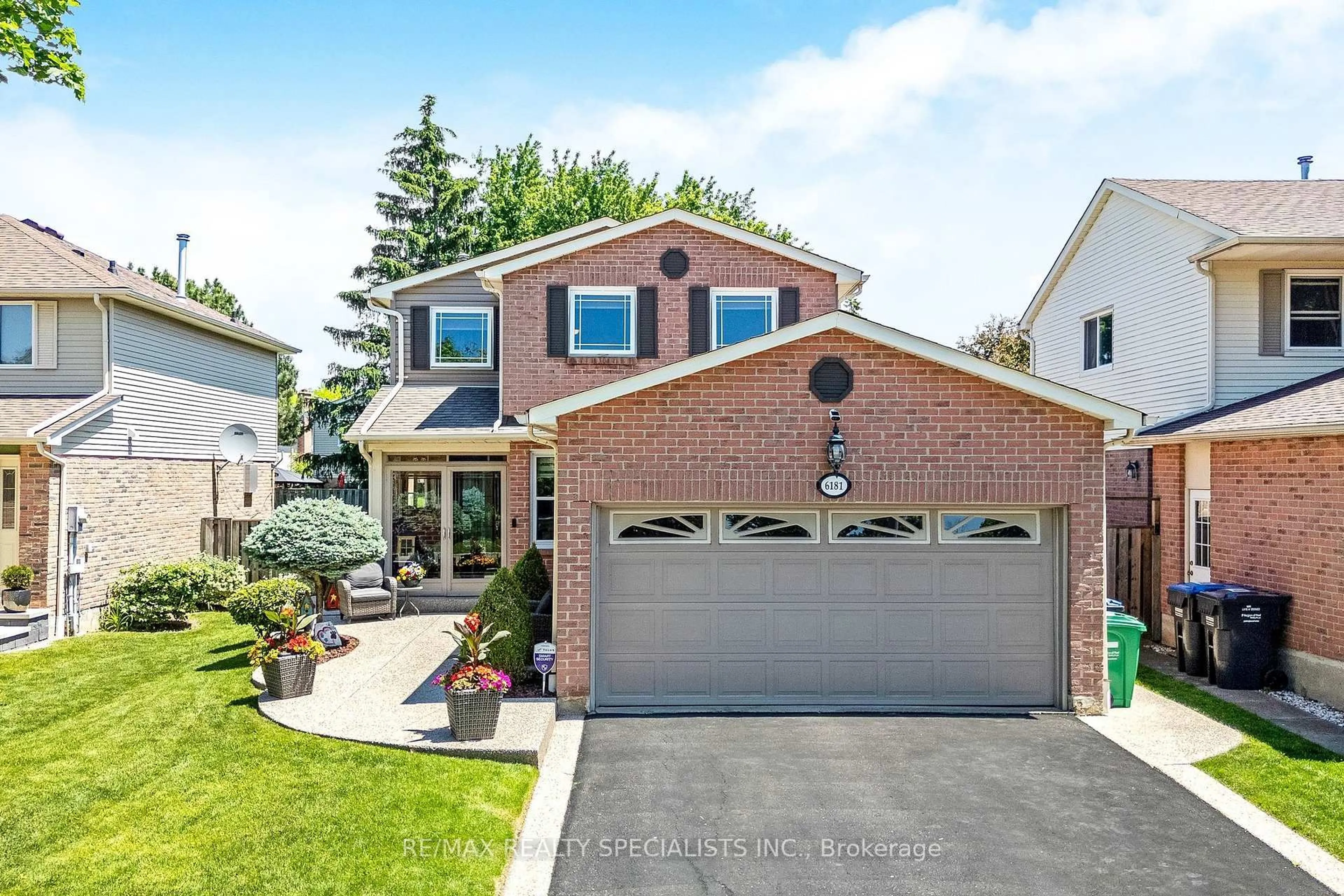 Home with brick exterior material, street for 6181 Miller's Grve, Mississauga Ontario L5N 3C6