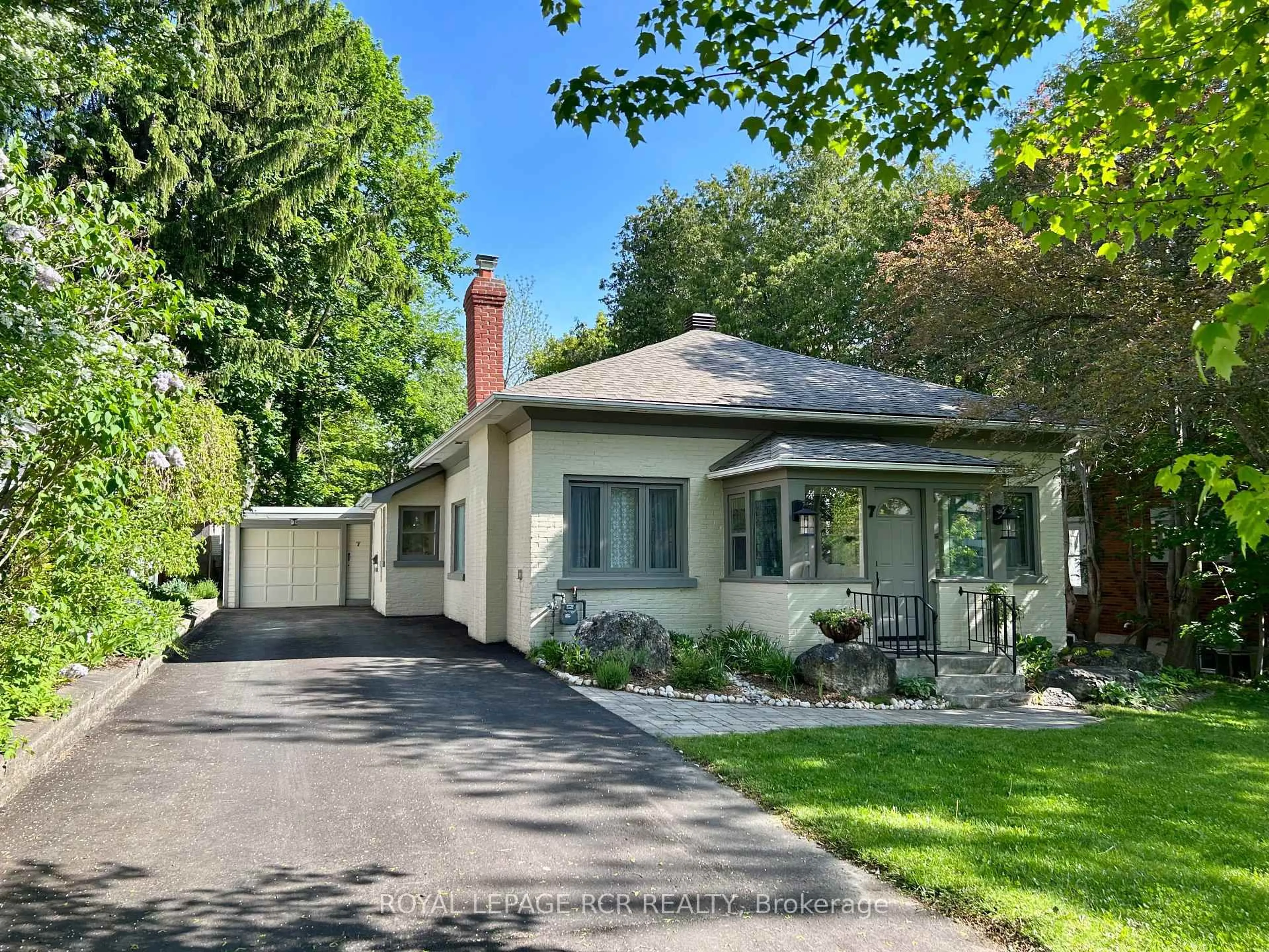 Unknown for 7 Third Ave, Orangeville Ontario L9W 1G8