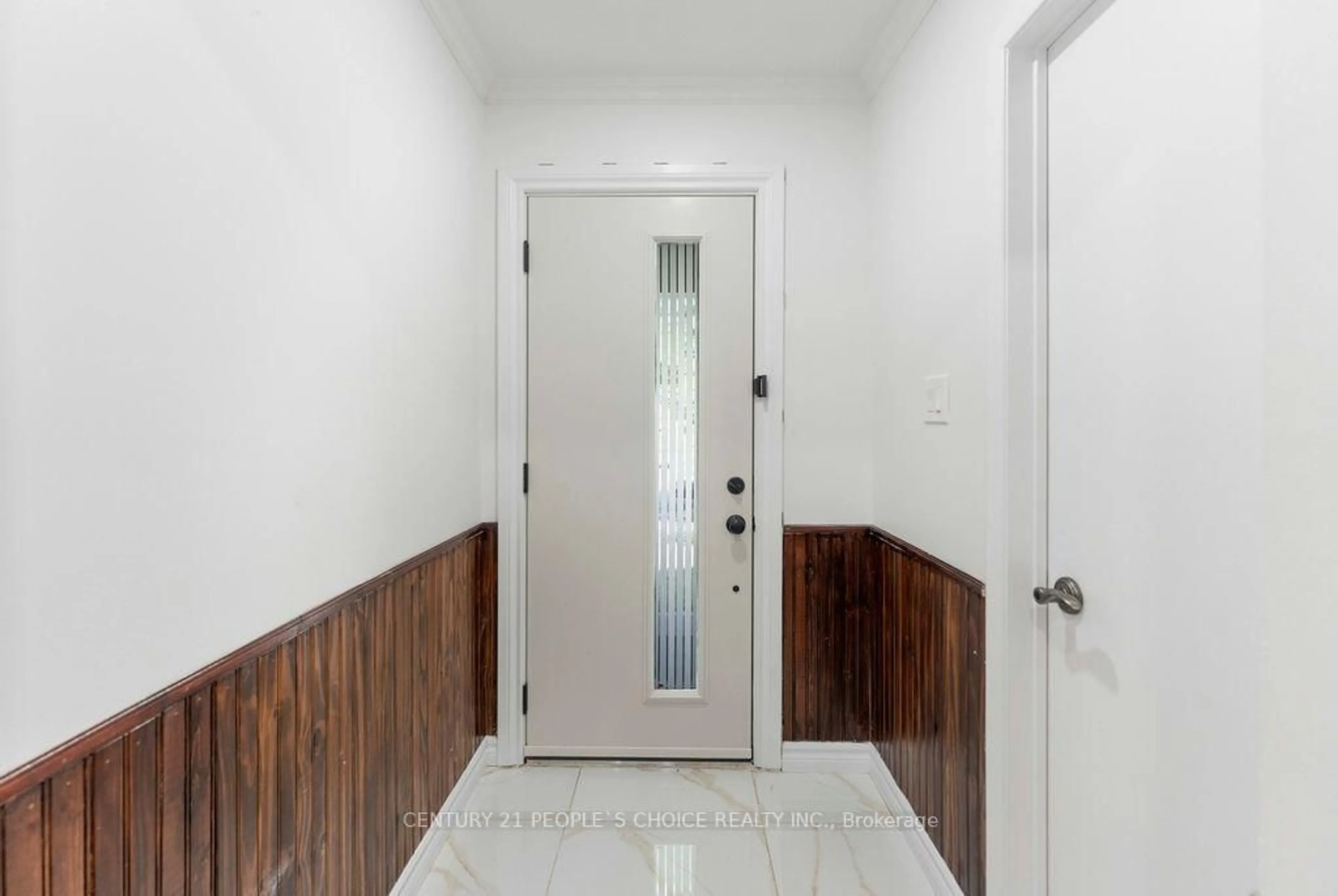 Indoor entryway for 4053 Trapper Cres, Mississauga Ontario L5L 3A7