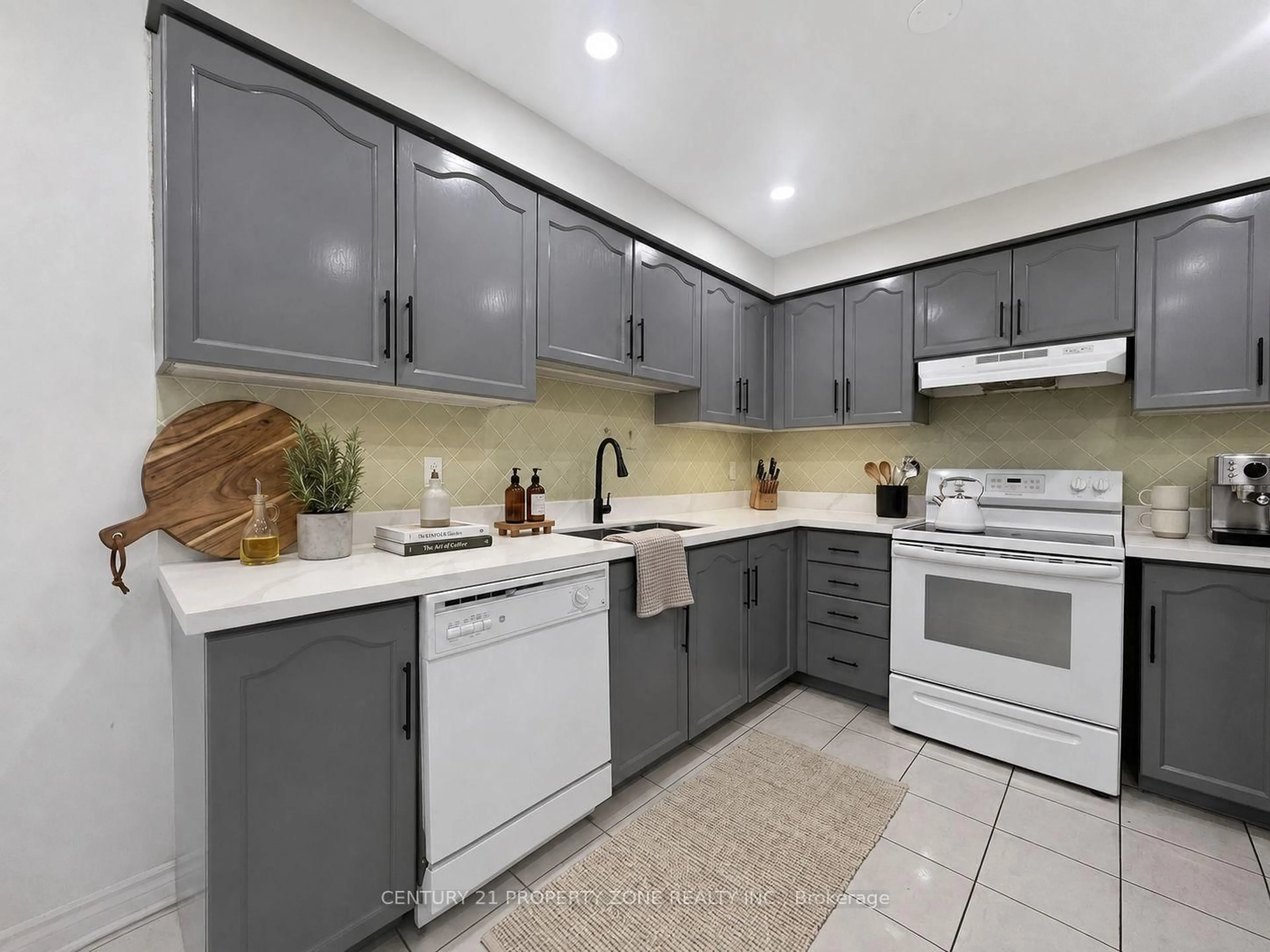 Unknown for 65 Shady Pine Circ, Brampton Ontario L6R 1K3