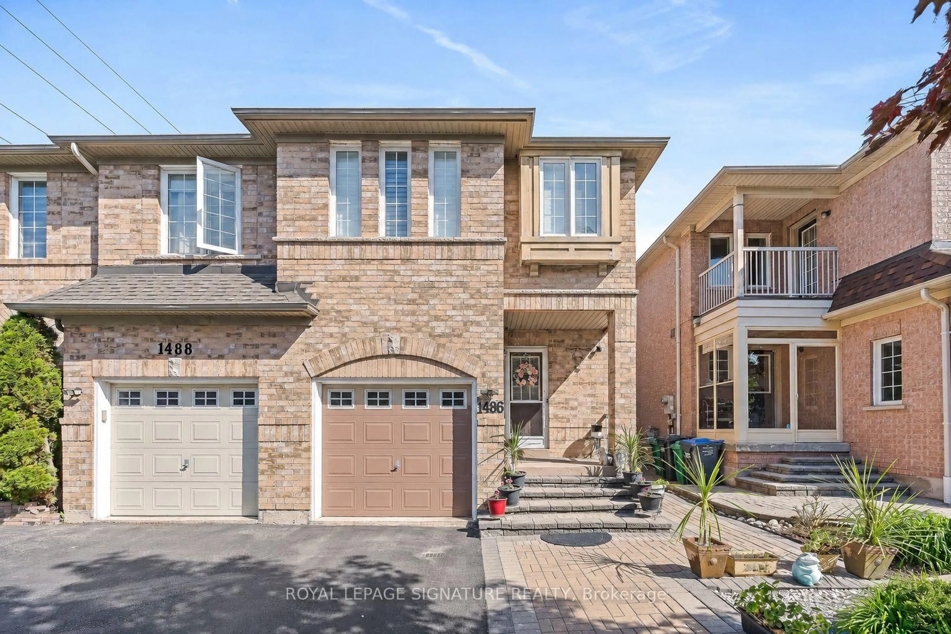 Home with brick exterior material, street for 1486 Spring Garden Crt, Mississauga Ontario L5N 8K5