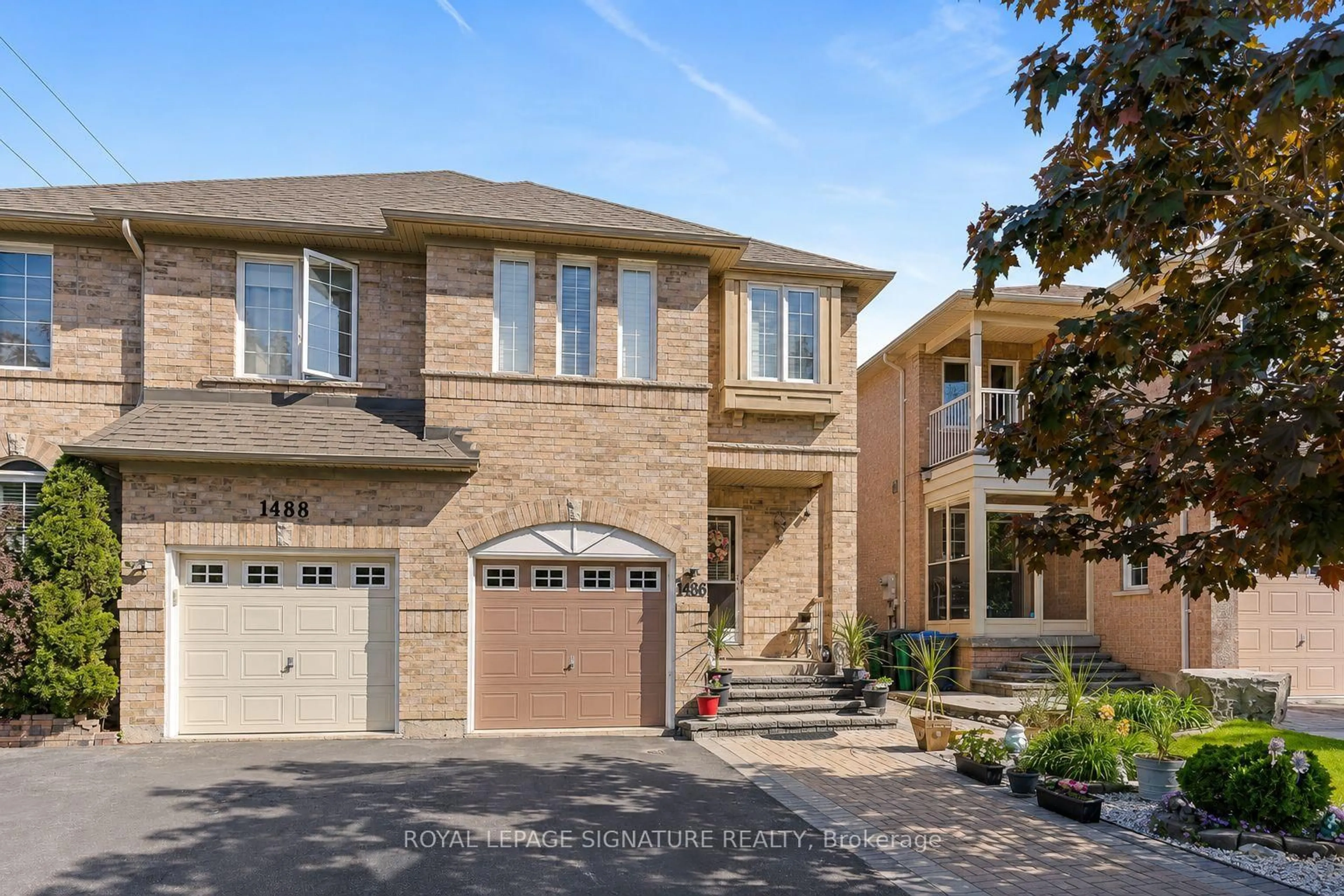Home with brick exterior material, street for 1486 Spring Garden Crt, Mississauga Ontario L5N 8K5