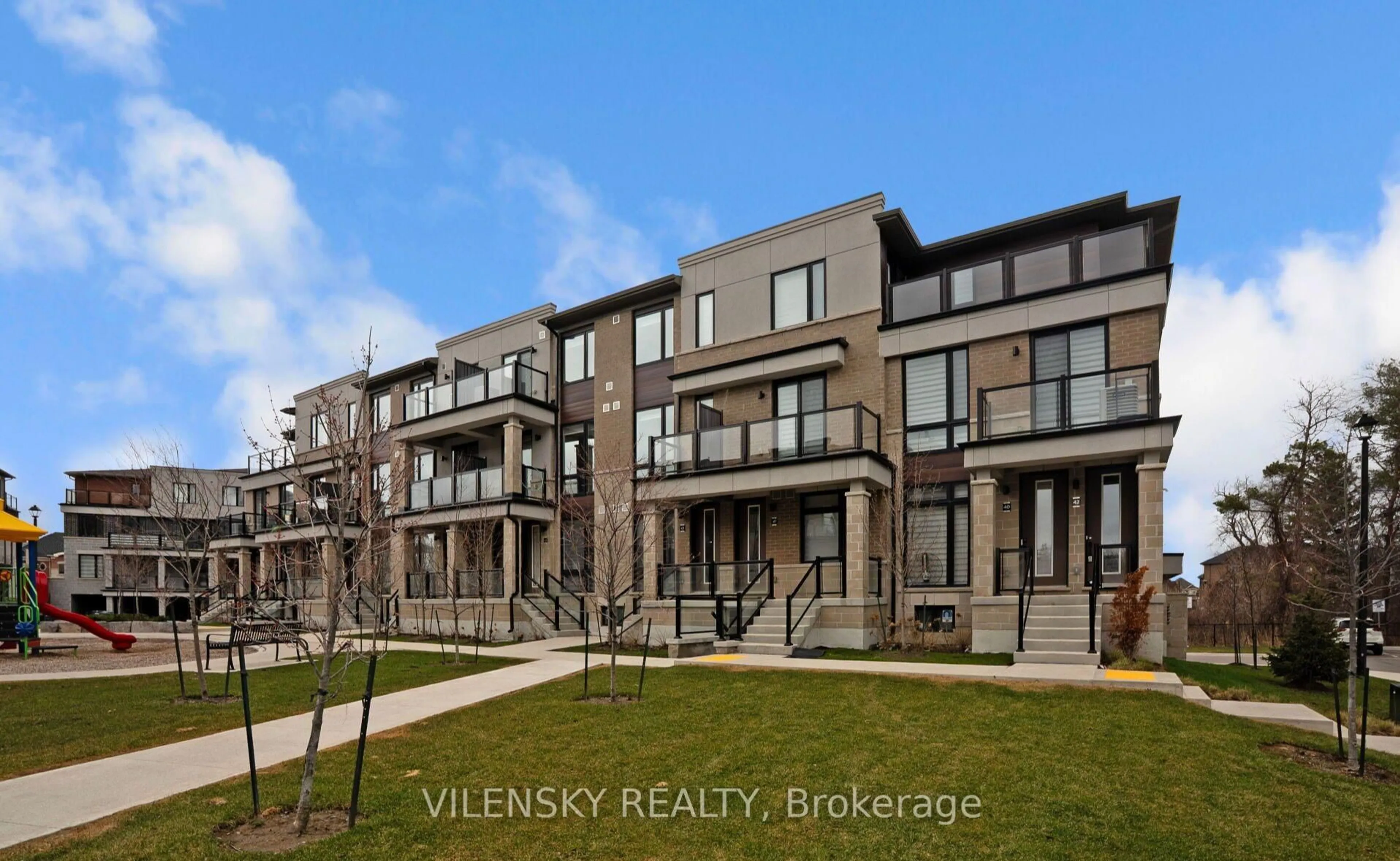 Unknown for 45 Knotsberry Circ #42, Brampton Ontario L6Y 6G1