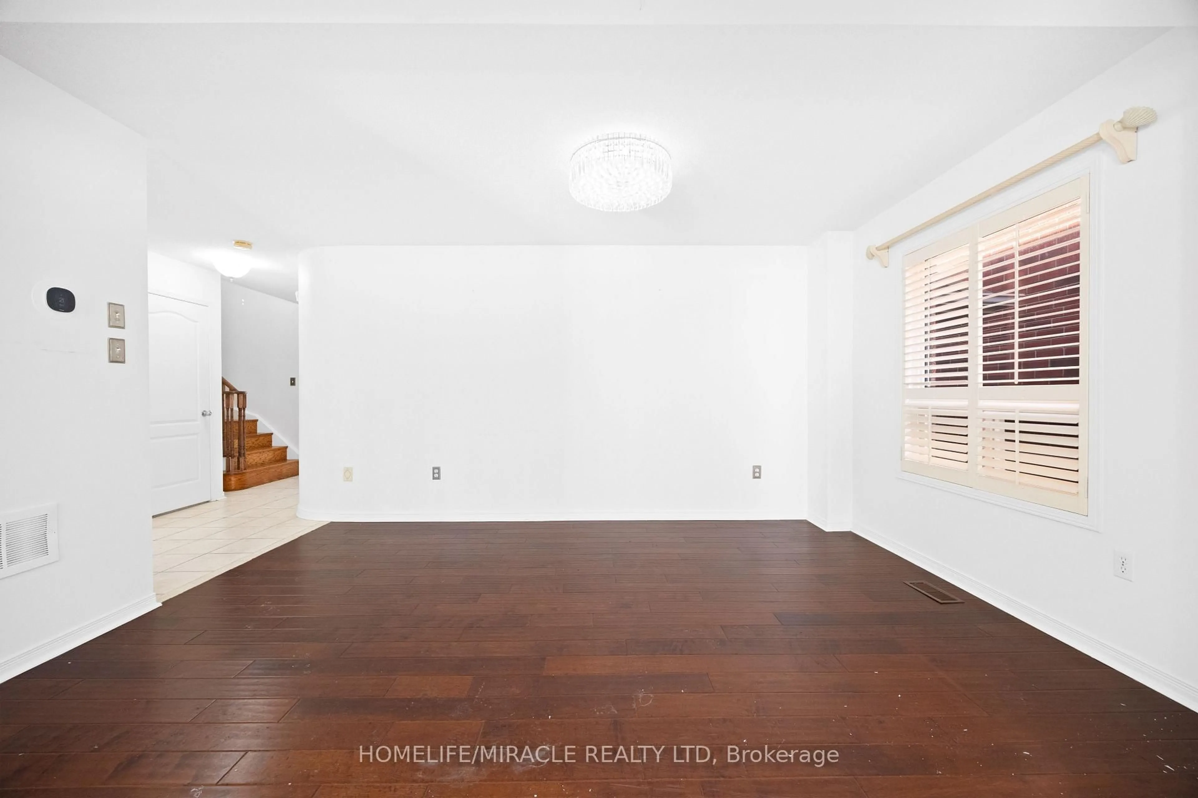 A pic of a room for 8 Waterdale Rd, Brampton Ontario L7A 1S7