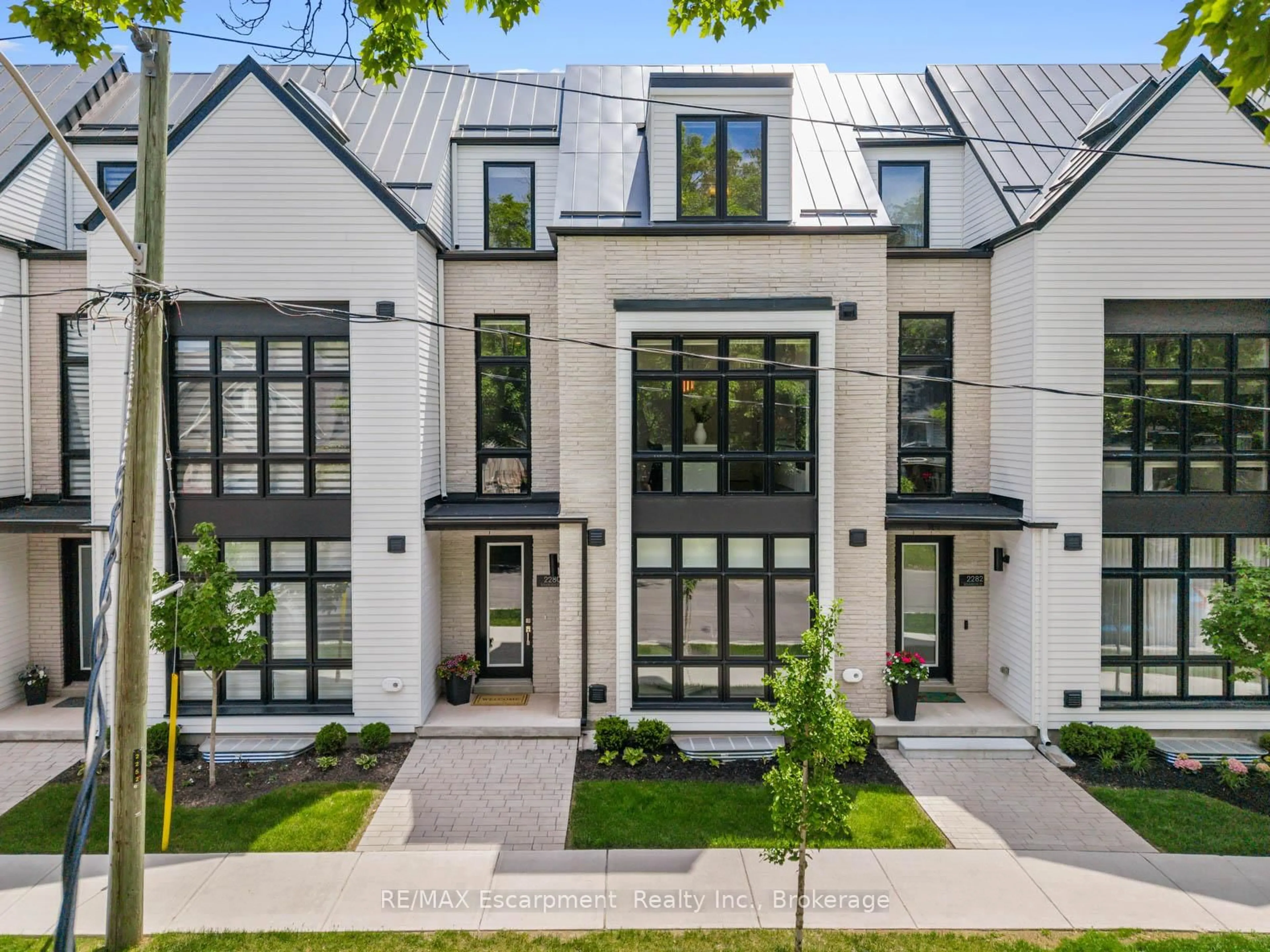 Home with brick exterior material, street for 2280 Sovereign St, Oakville Ontario L6L 0H9