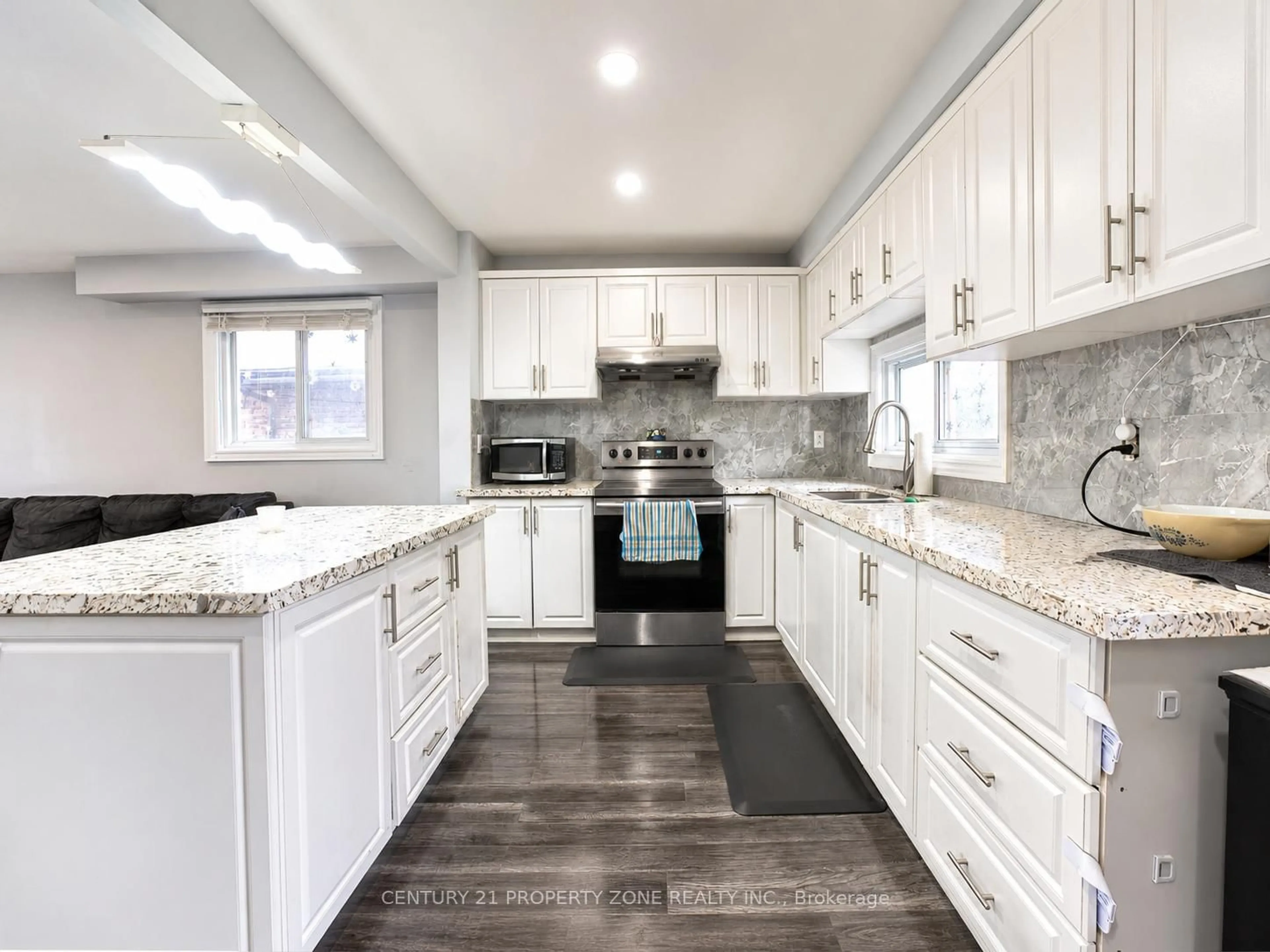 Open concept kitchen, ceramic/tile floor for 7652 Roselle Cres, Mississauga Ontario L4T 3N2