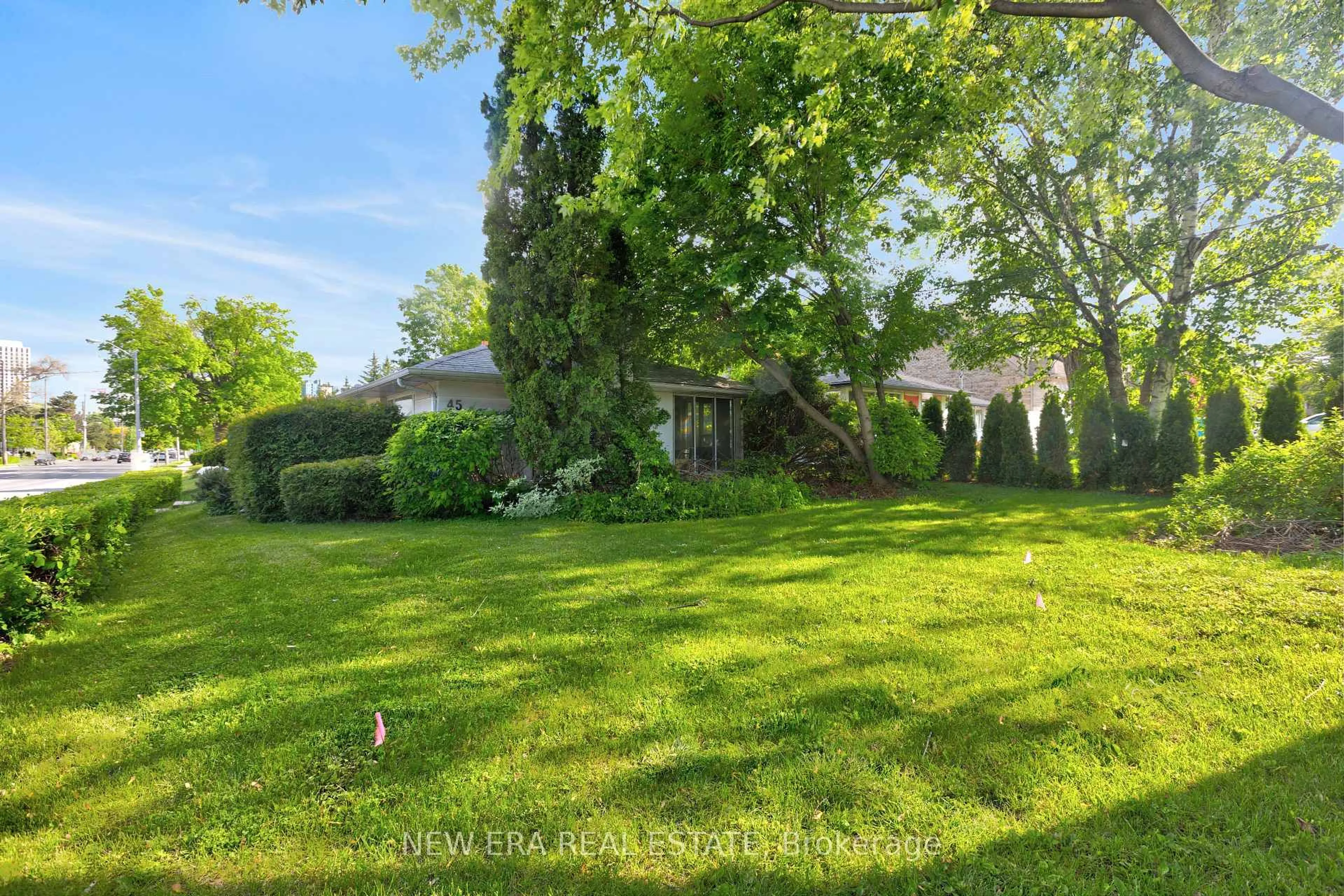 A pic from outside/outdoor area/front of a property/back of a property/a pic from drone, unknown for 45 Mattice Ave, Toronto Ontario M9B 1T1