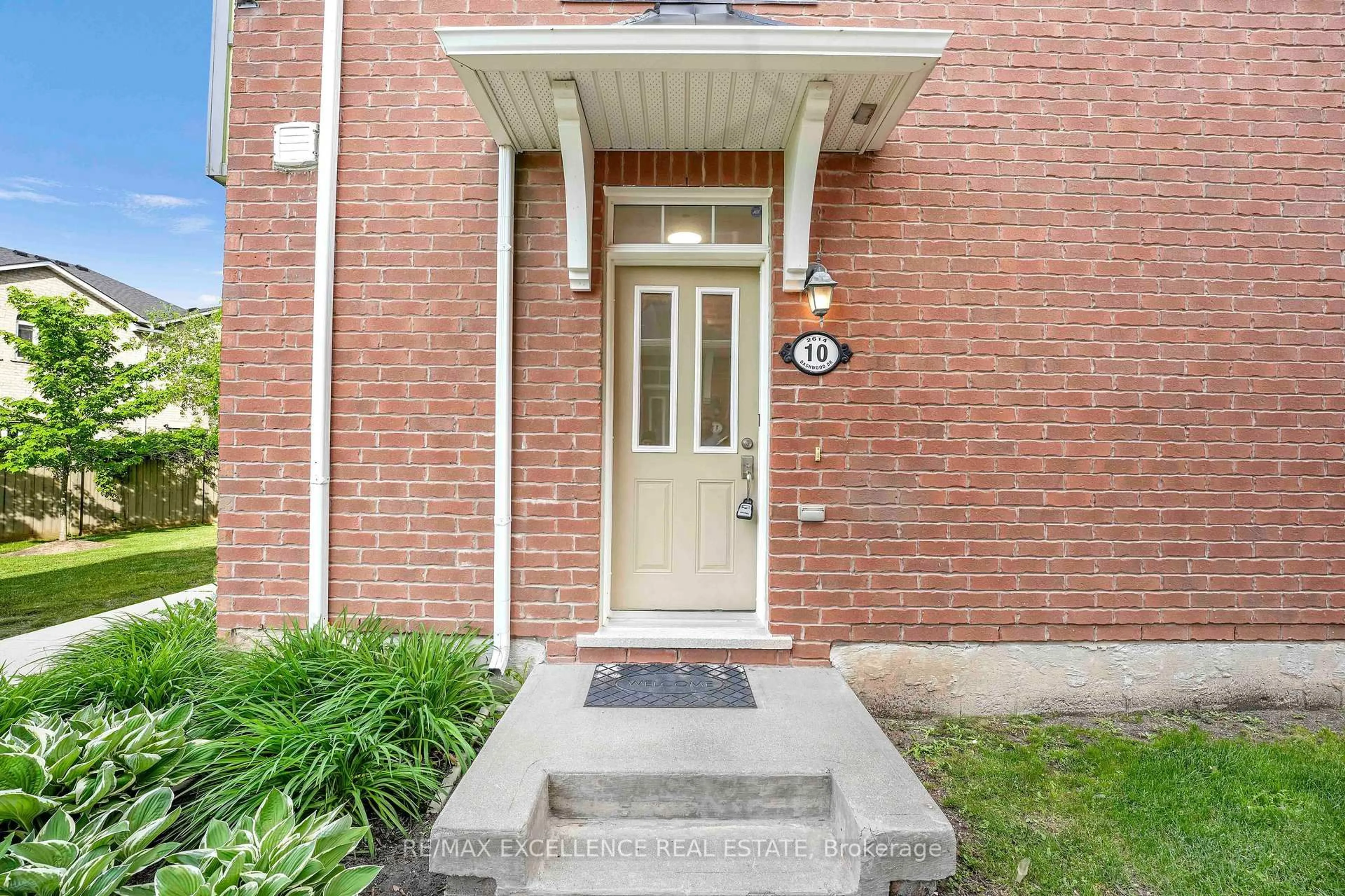 Indoor entryway for 2614 Dashwood Dr #10, Oakville Ontario L6M 0K5