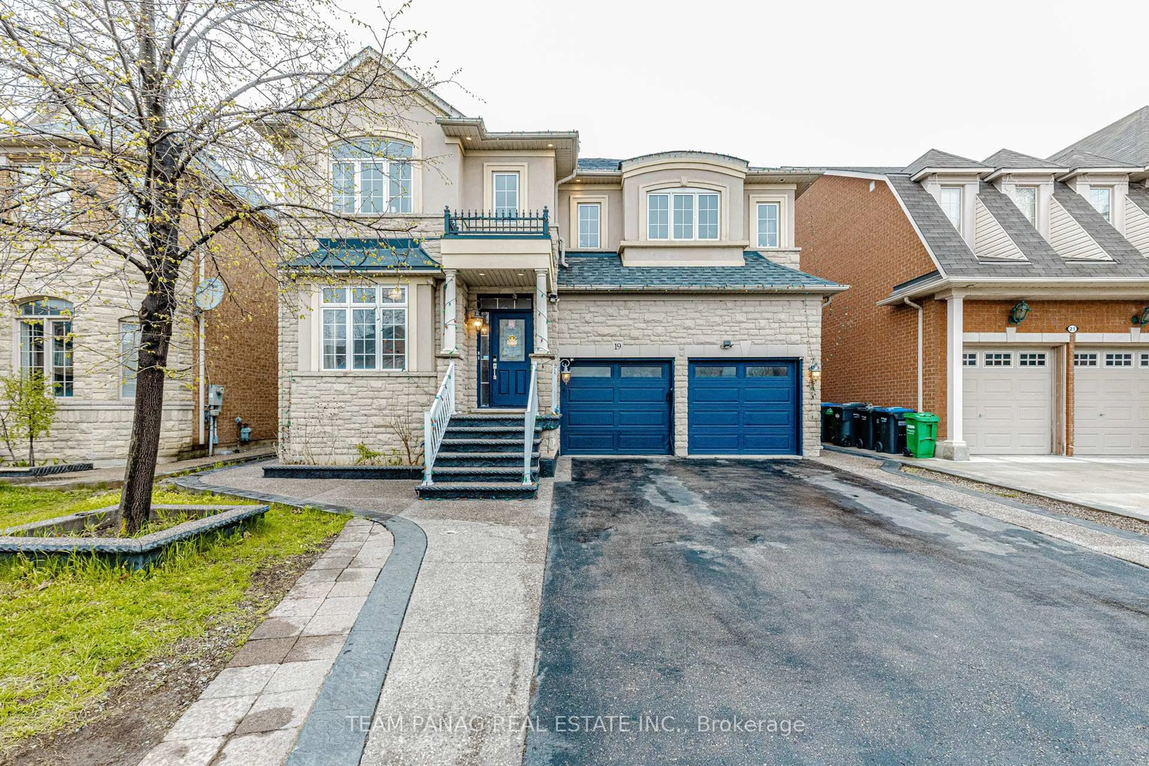 Unknown for 19 Valleycreek Dr, Brampton Ontario L6P 2B7
