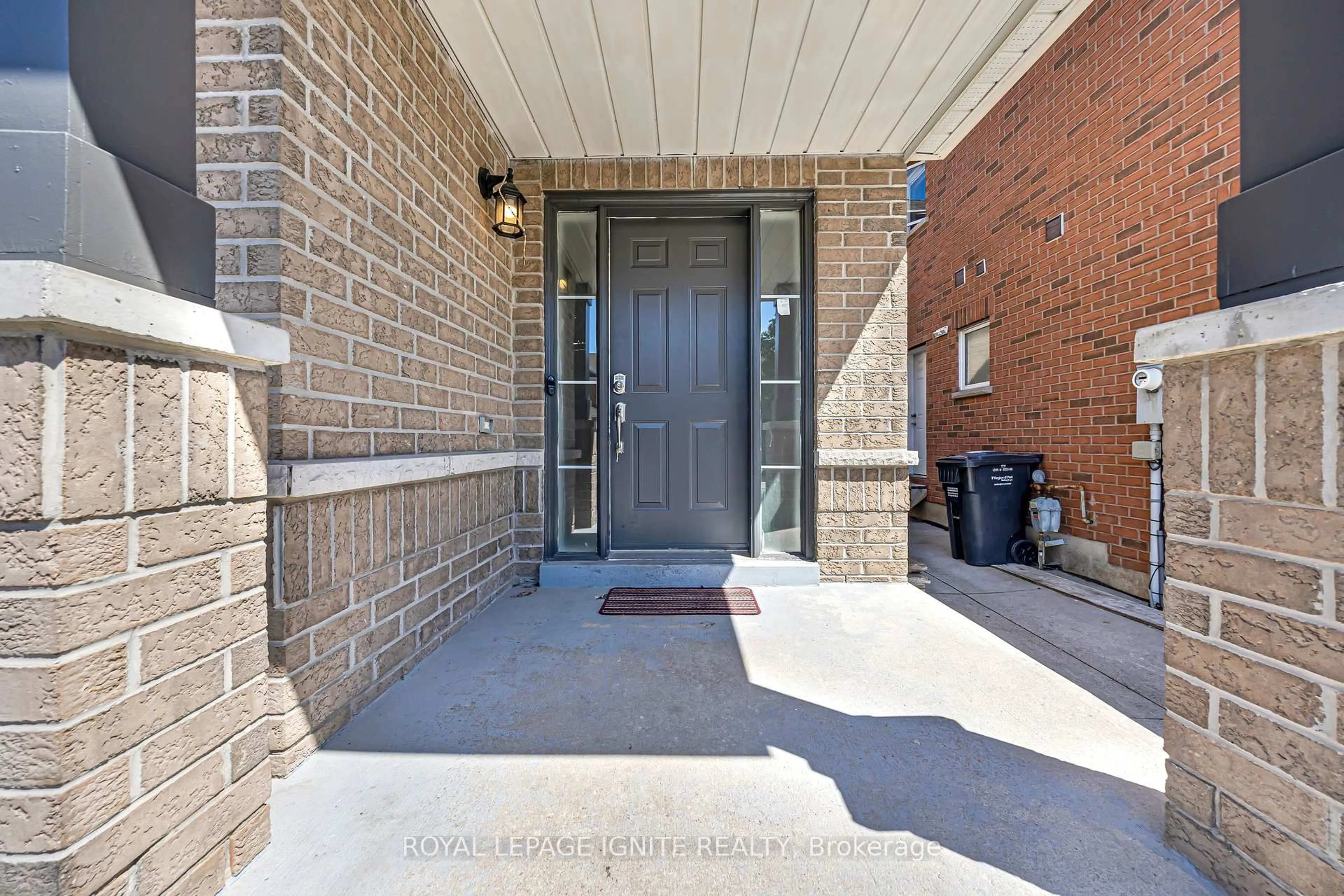 Indoor entryway for 91 Albright Rd, Brampton Ontario L6X 5E3