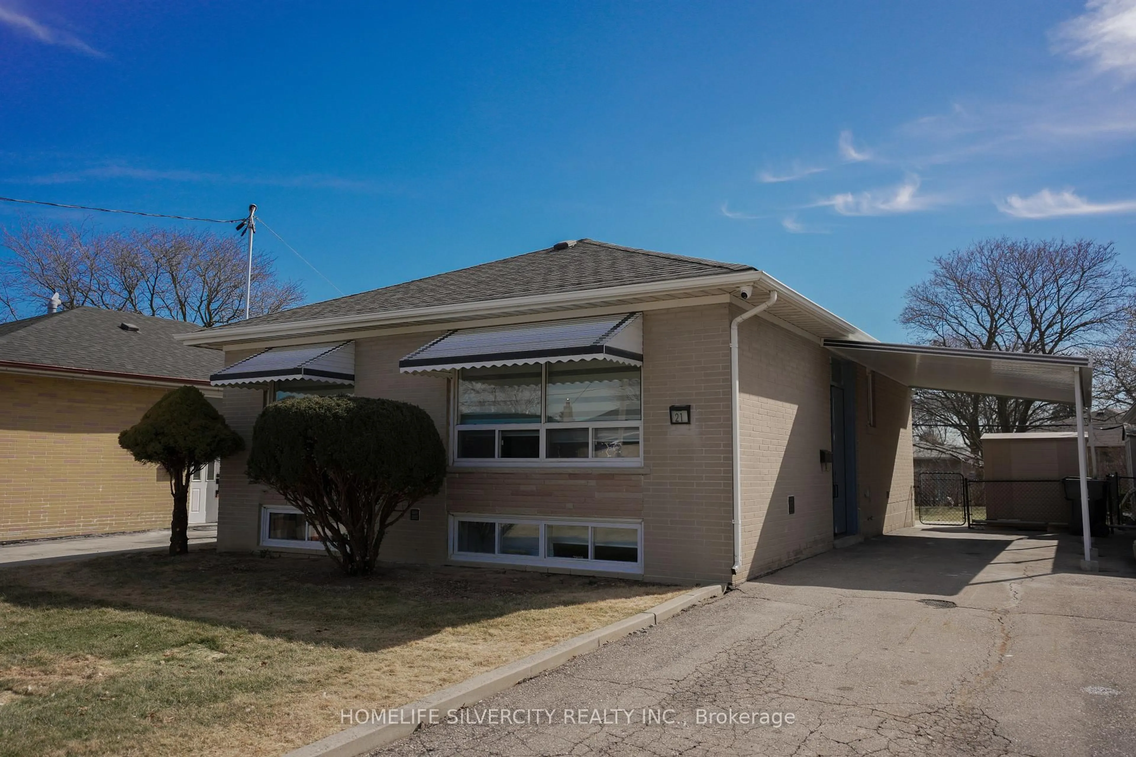 A pic from outside/outdoor area/front of a property/back of a property/a pic from drone, street for 21 Billcar Rd, Toronto Ontario M9W 4P5