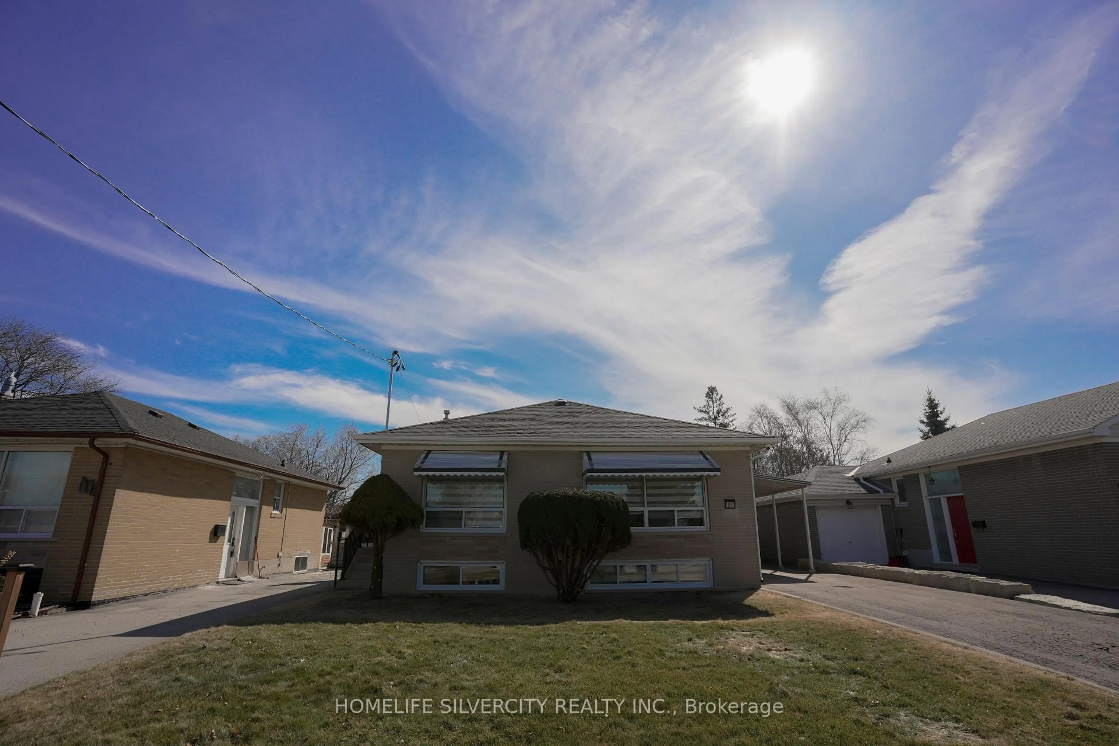 A pic from outside/outdoor area/front of a property/back of a property/a pic from drone, street for 21 Billcar Rd, Toronto Ontario M9W 4P5