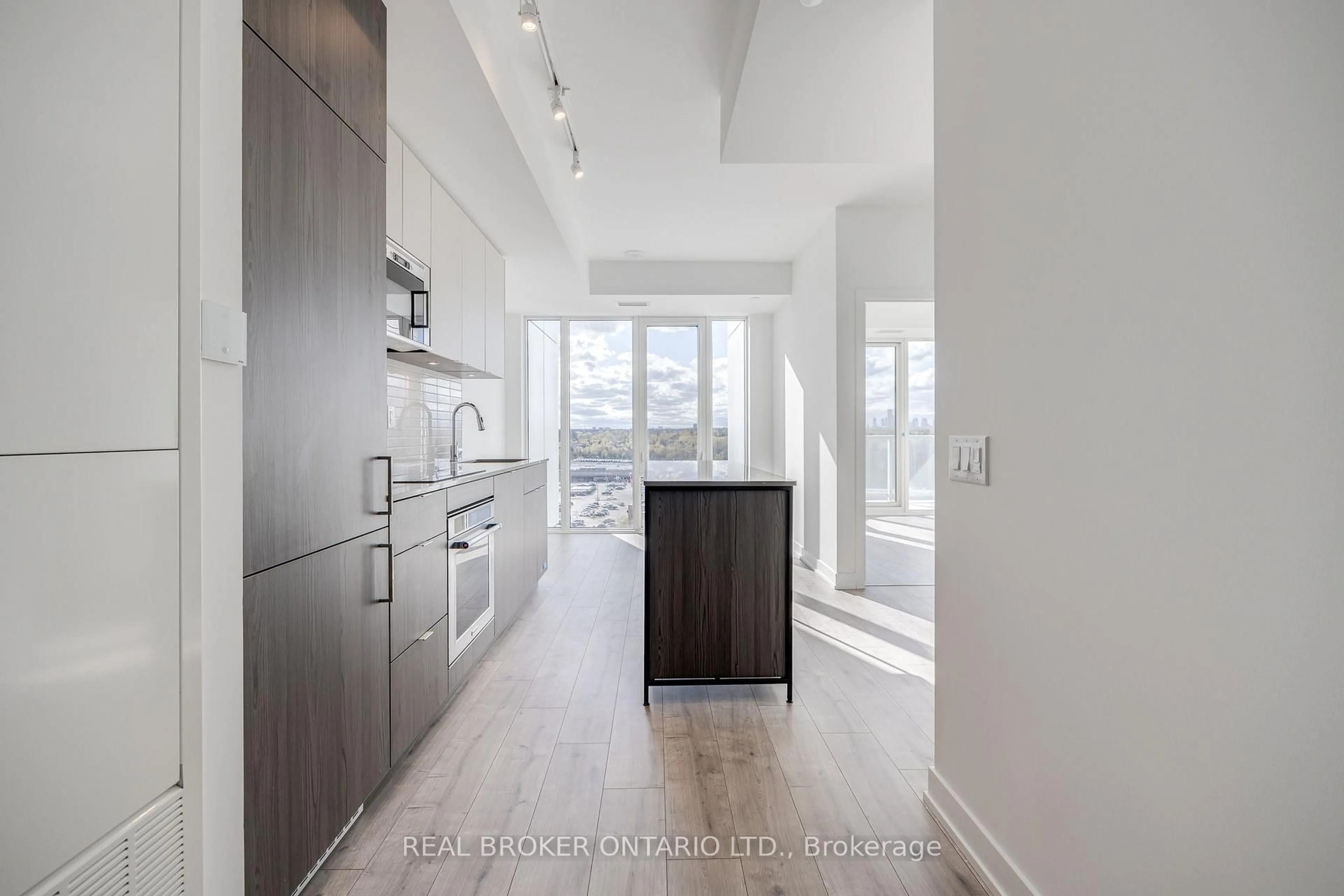 Contemporary kitchen, unknown for 220 Missinnihe Way #1117, Mississauga Ontario L5H 0A9