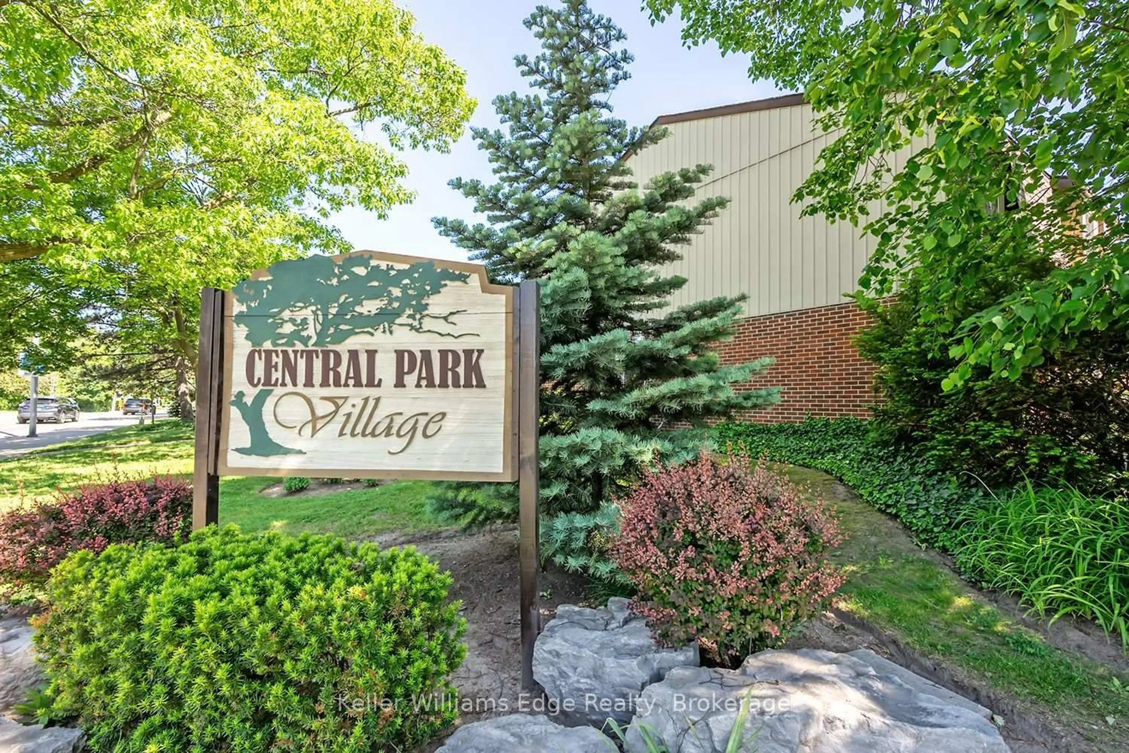 Indoor foyer for 3021 Glencrest Rd #18, Burlington Ontario L7N 3K1