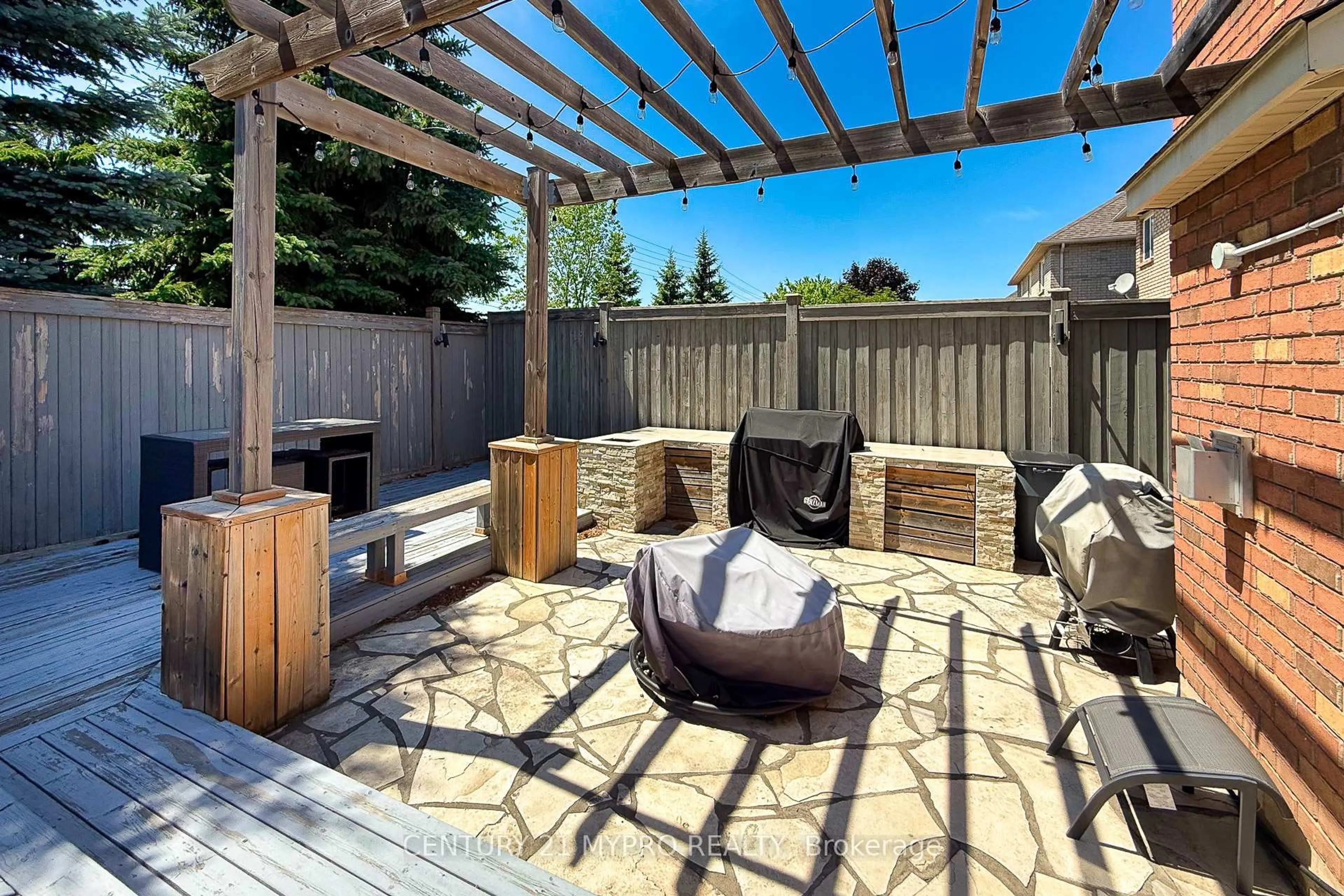 Patio, street for 2587 Carberry Way, Oakville Ontario L6M 4R8
