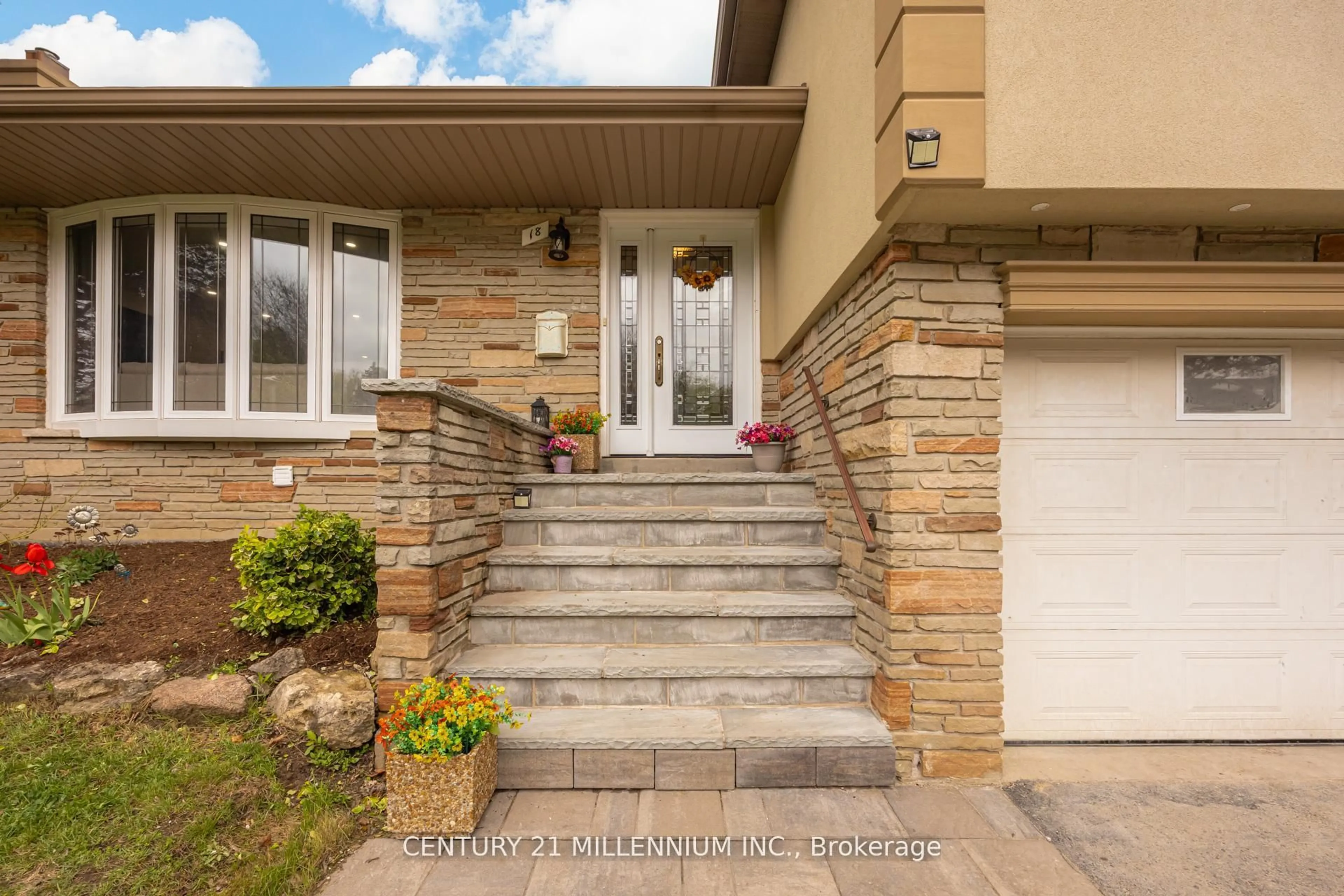 Unknown for 18 Ridgehill Dr, Brampton Ontario L6Y 2C4