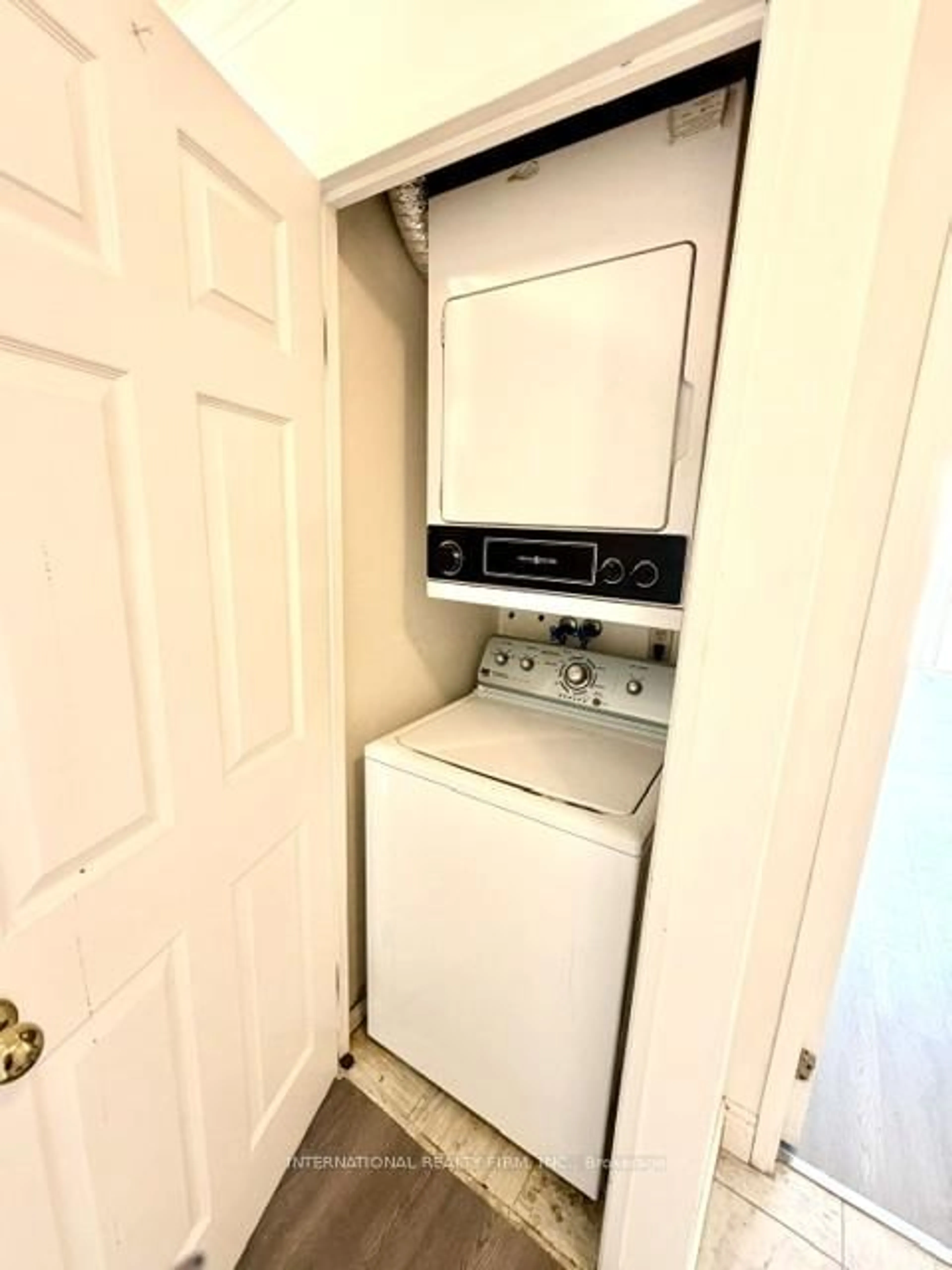 Laundry room for 600 Rexdale Blvd #Lph2, Toronto Ontario M9W 6T4