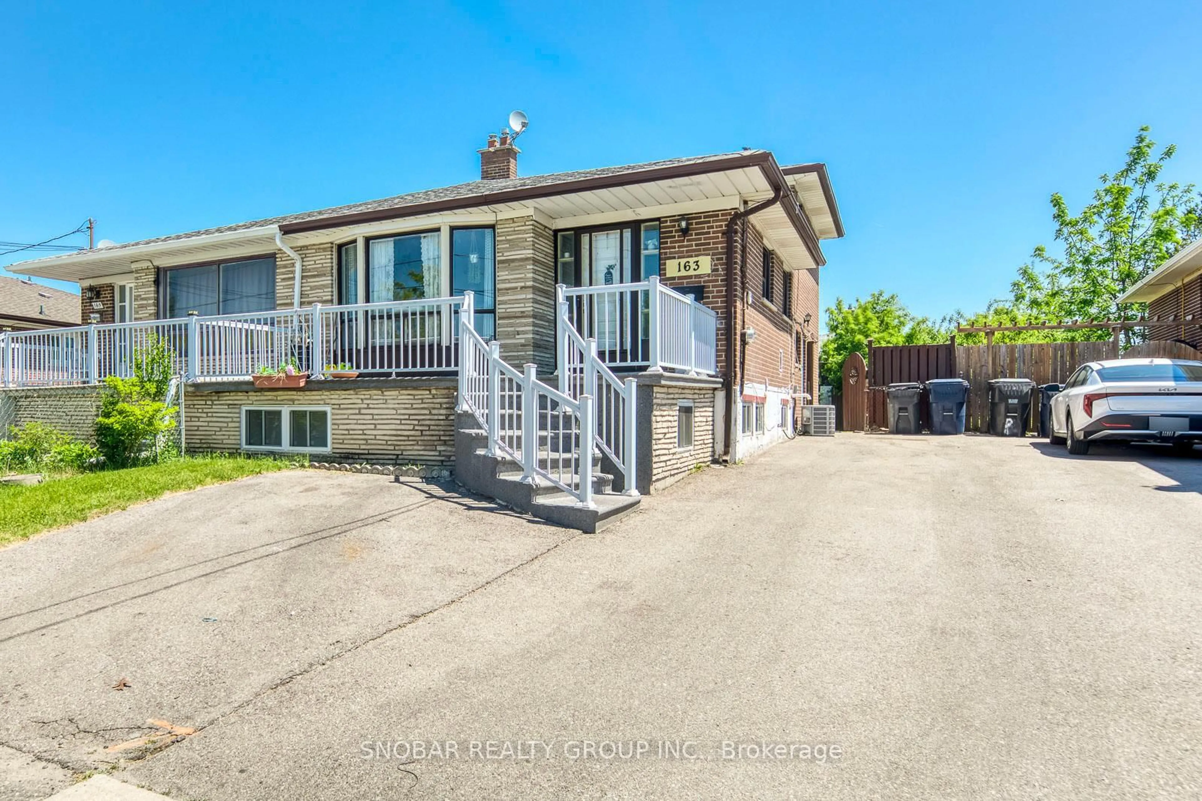 A pic from outside/outdoor area/front of a property/back of a property/a pic from drone, street for 163 Gracedale Blvd, Toronto Ontario M9L 2C2