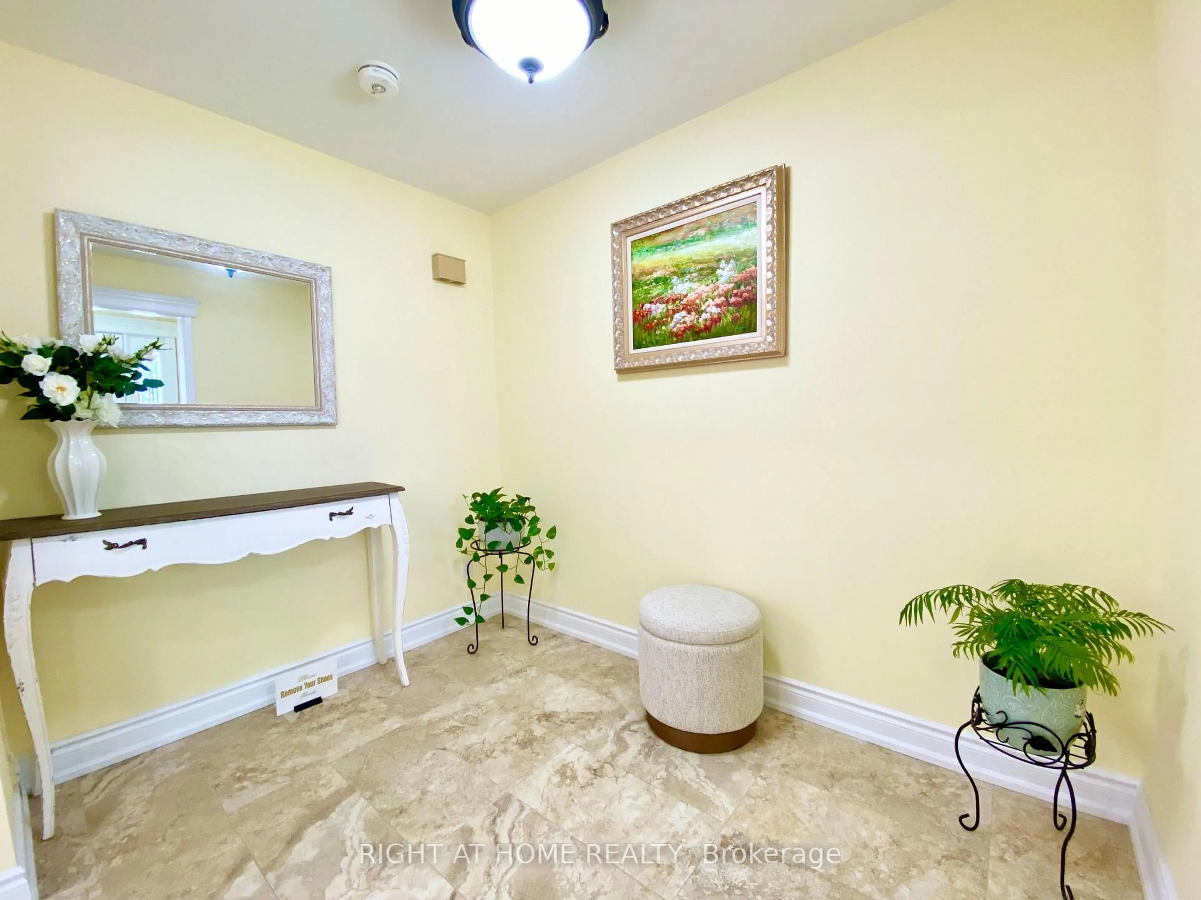 Unknown for 876 Hollowtree Cres, Mississauga Ontario L4Y 2V2
