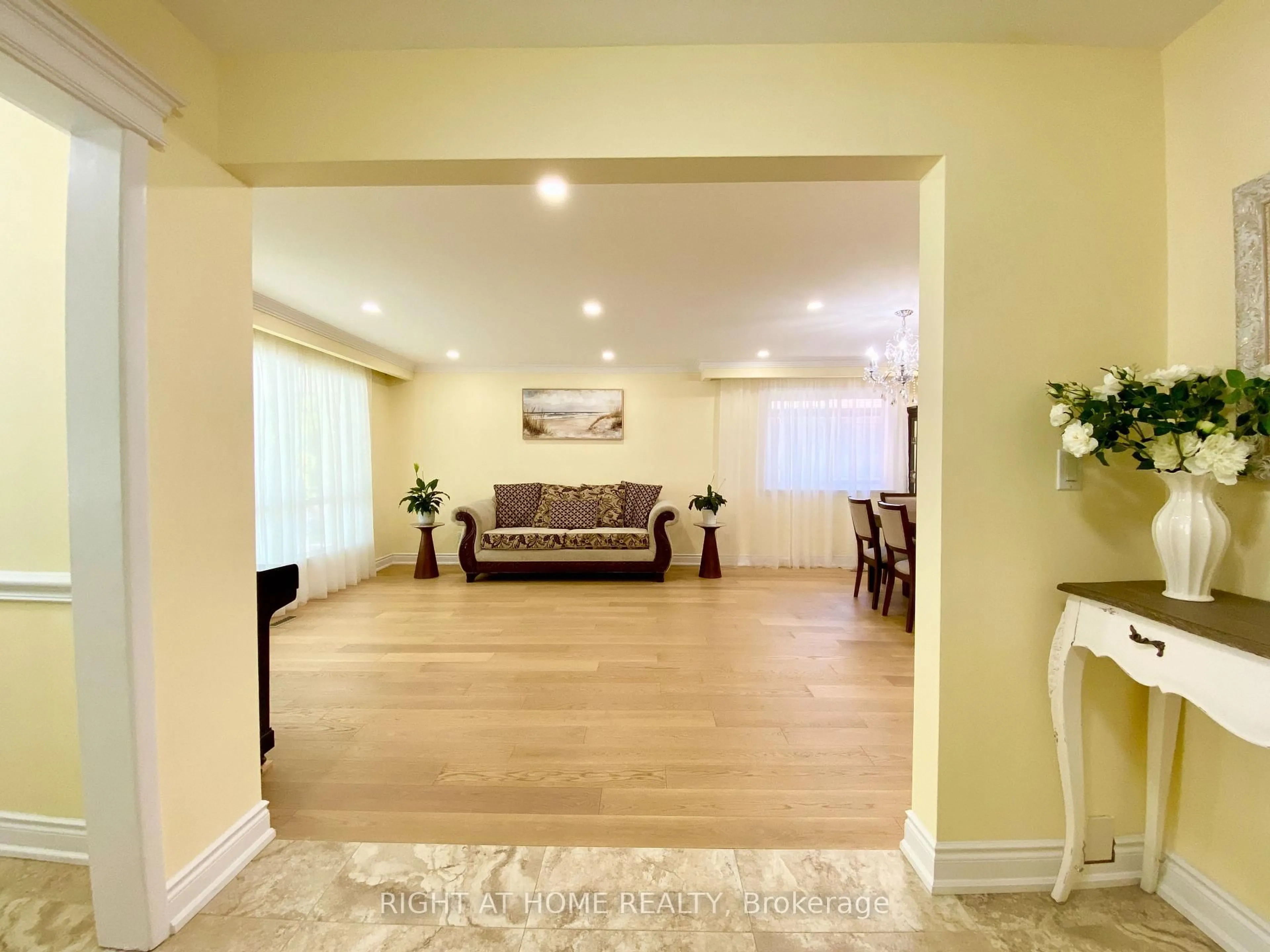 Unknown for 876 Hollowtree Cres, Mississauga Ontario L4Y 2V2