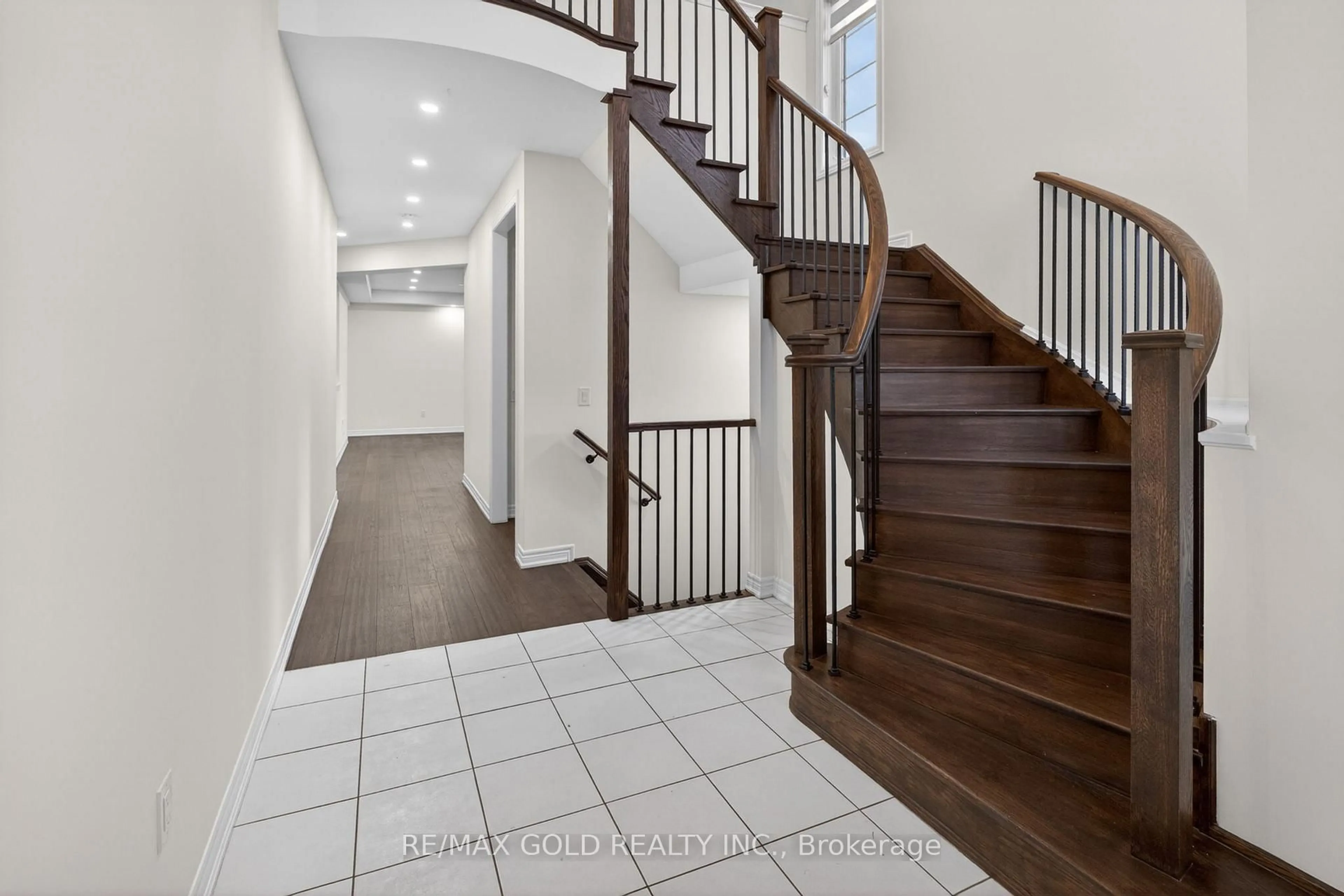 Unknown for 556 Brisdale Dr, Brampton Ontario L7A 0C3