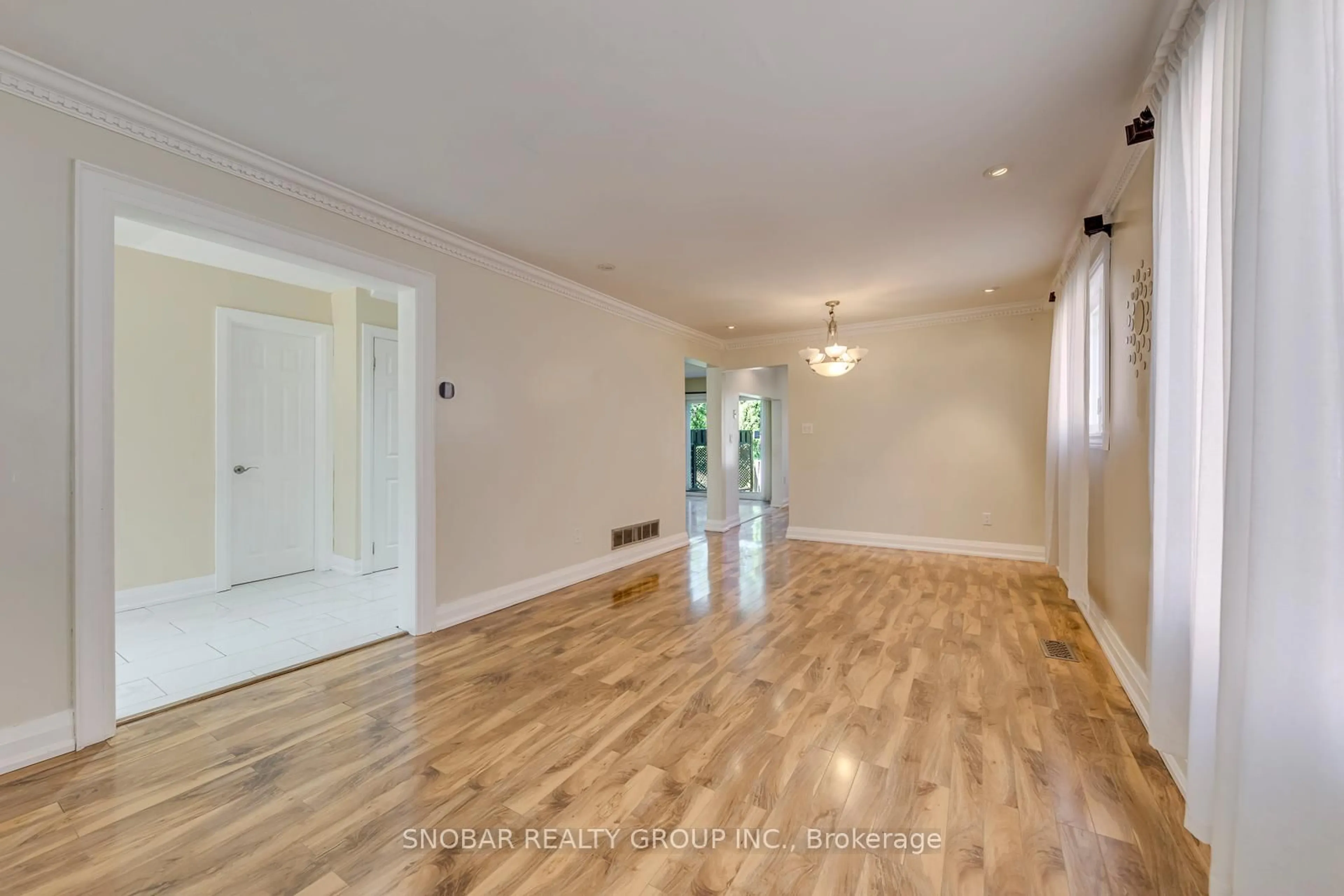 A pic of a room for 296 Rimilton Ave, Toronto Ontario M8W 4X6
