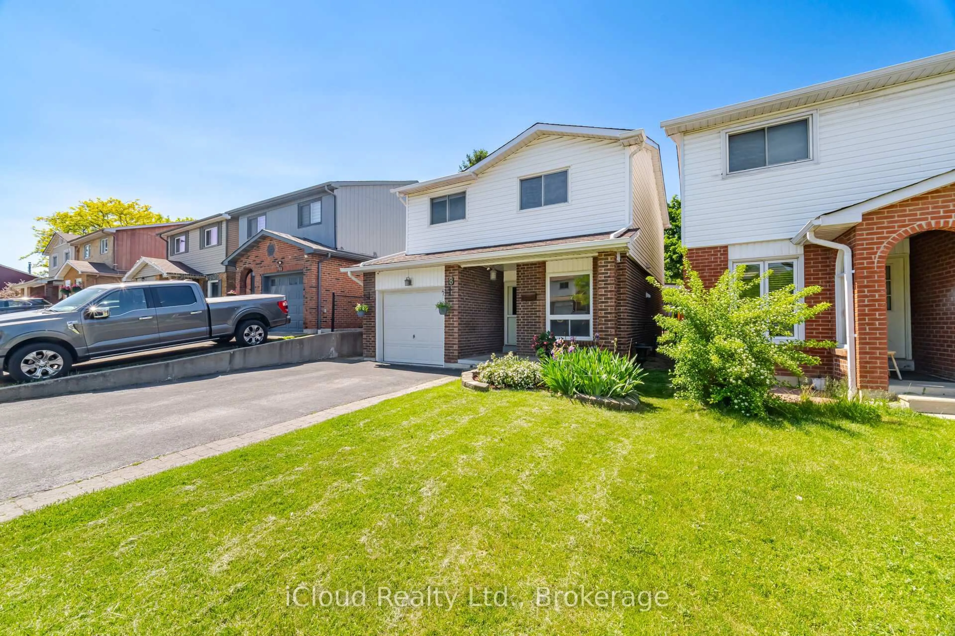 A pic from outside/outdoor area/front of a property/back of a property/a pic from drone, street for 8 Lindridge Ave, Brampton Ontario L6S 3W9