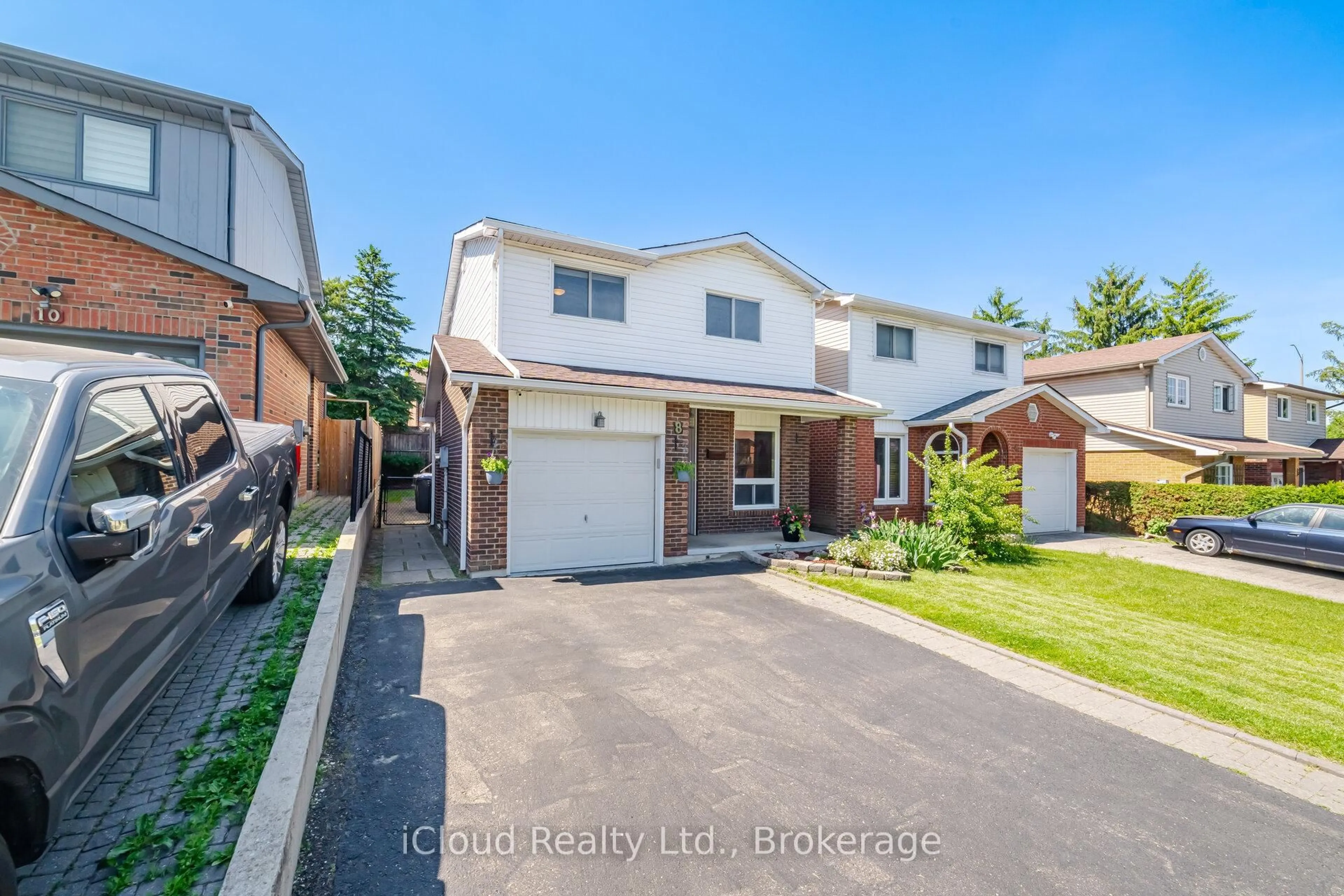 A pic from outside/outdoor area/front of a property/back of a property/a pic from drone, street for 8 Lindridge Ave, Brampton Ontario L6S 3W9