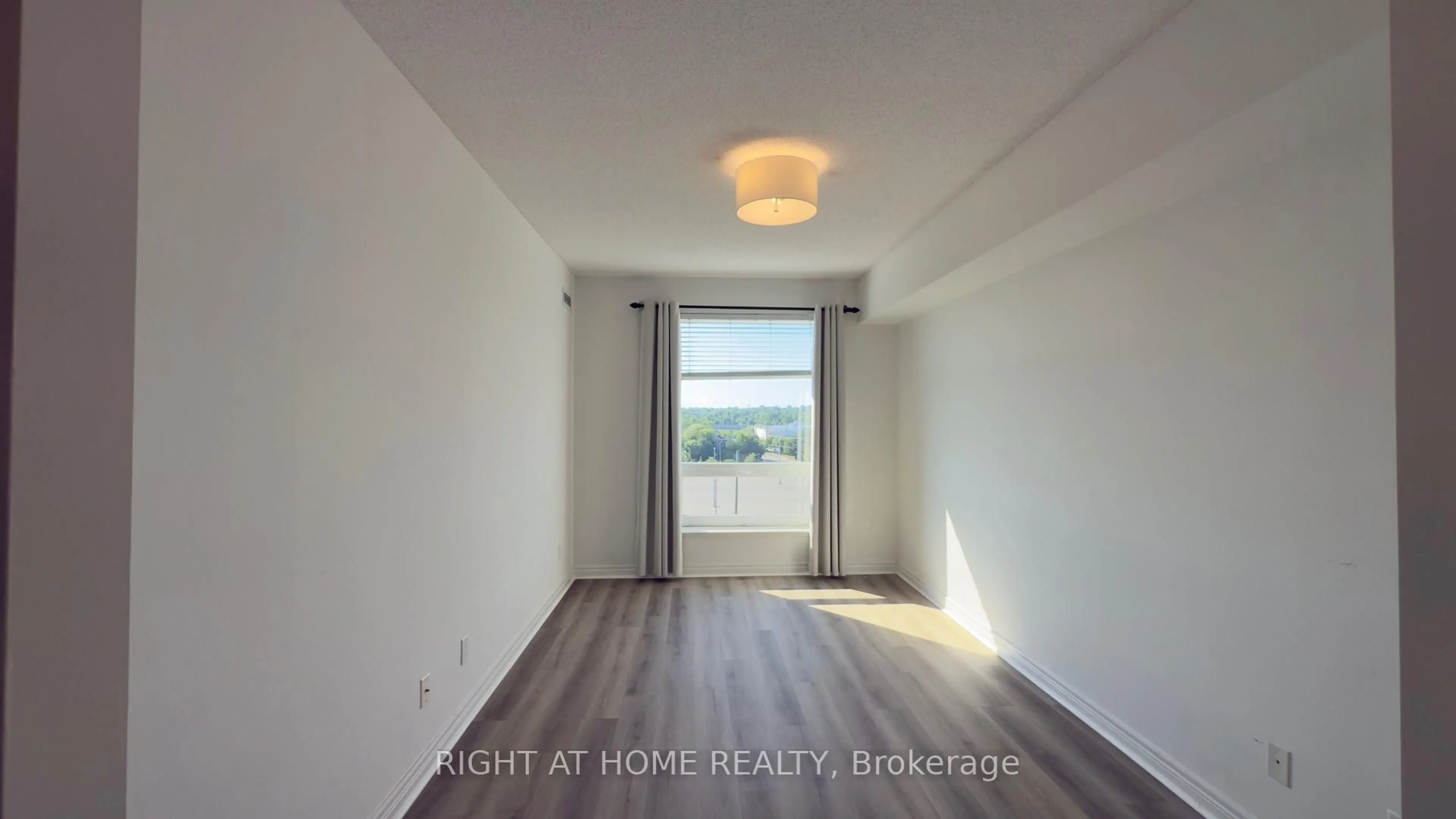A pic of a room for 40 Old Mill Rd #703, Oakville Ontario L6J 7W2