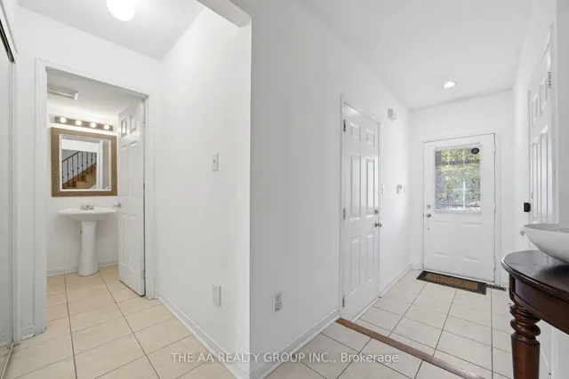 93 San Gabriele Pl, Toronto 5