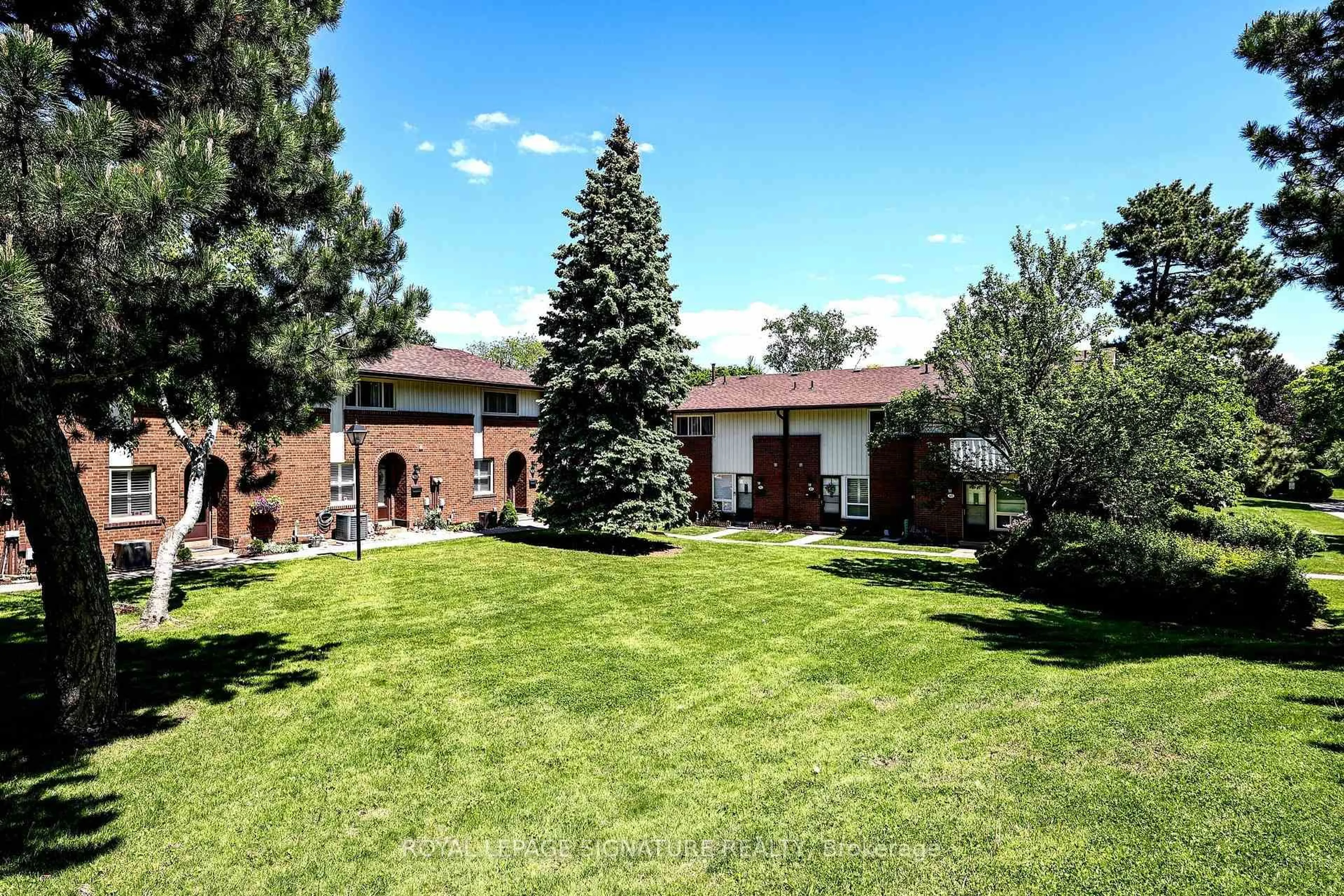 Home with brick exterior material, unknown for 3665 Flamewood Dr #53, Mississauga Ontario L4Y 3P5