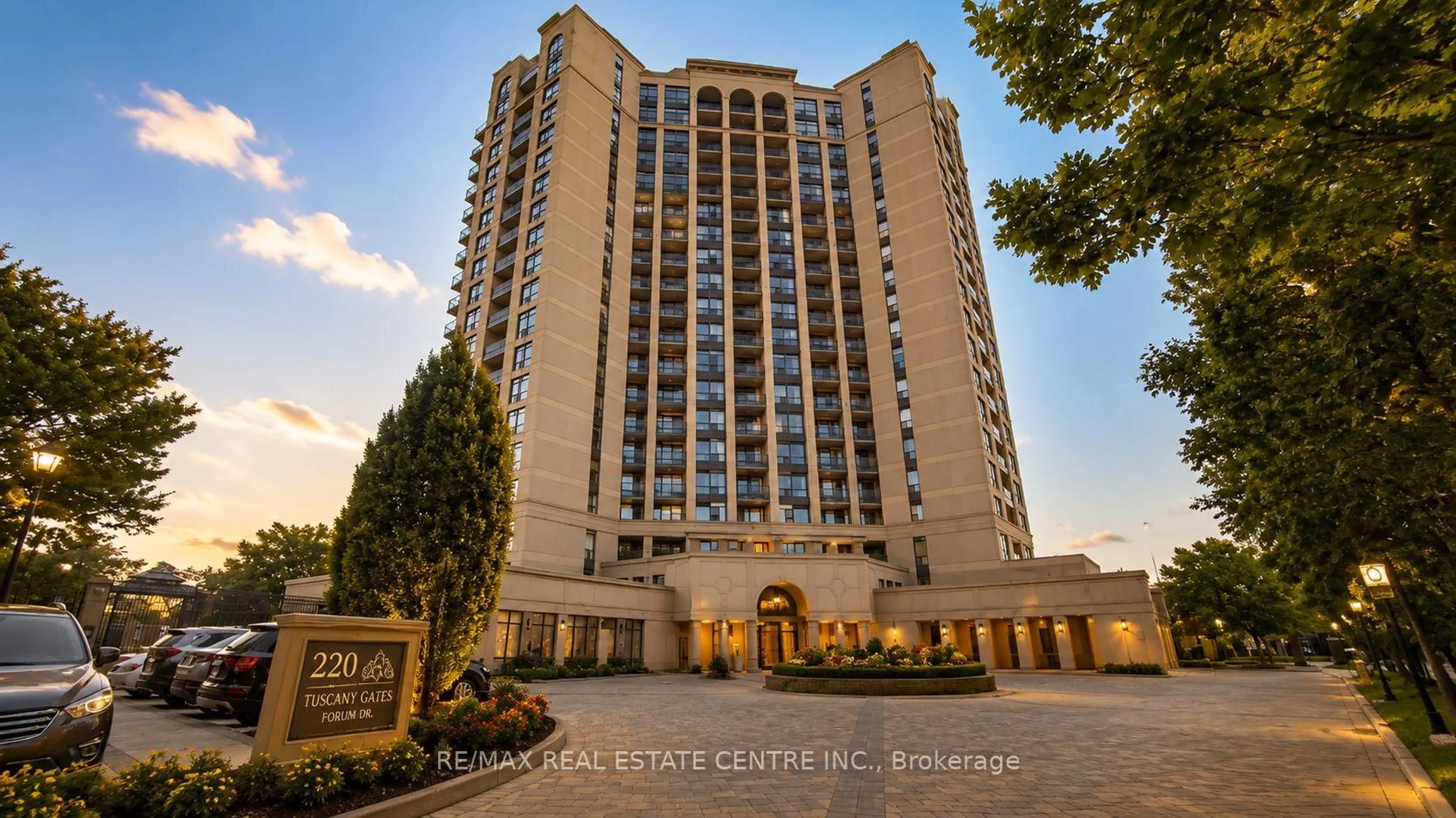 Indoor foyer for 220 Forum Dr #613, Mississauga Ontario L4Z 4K1
