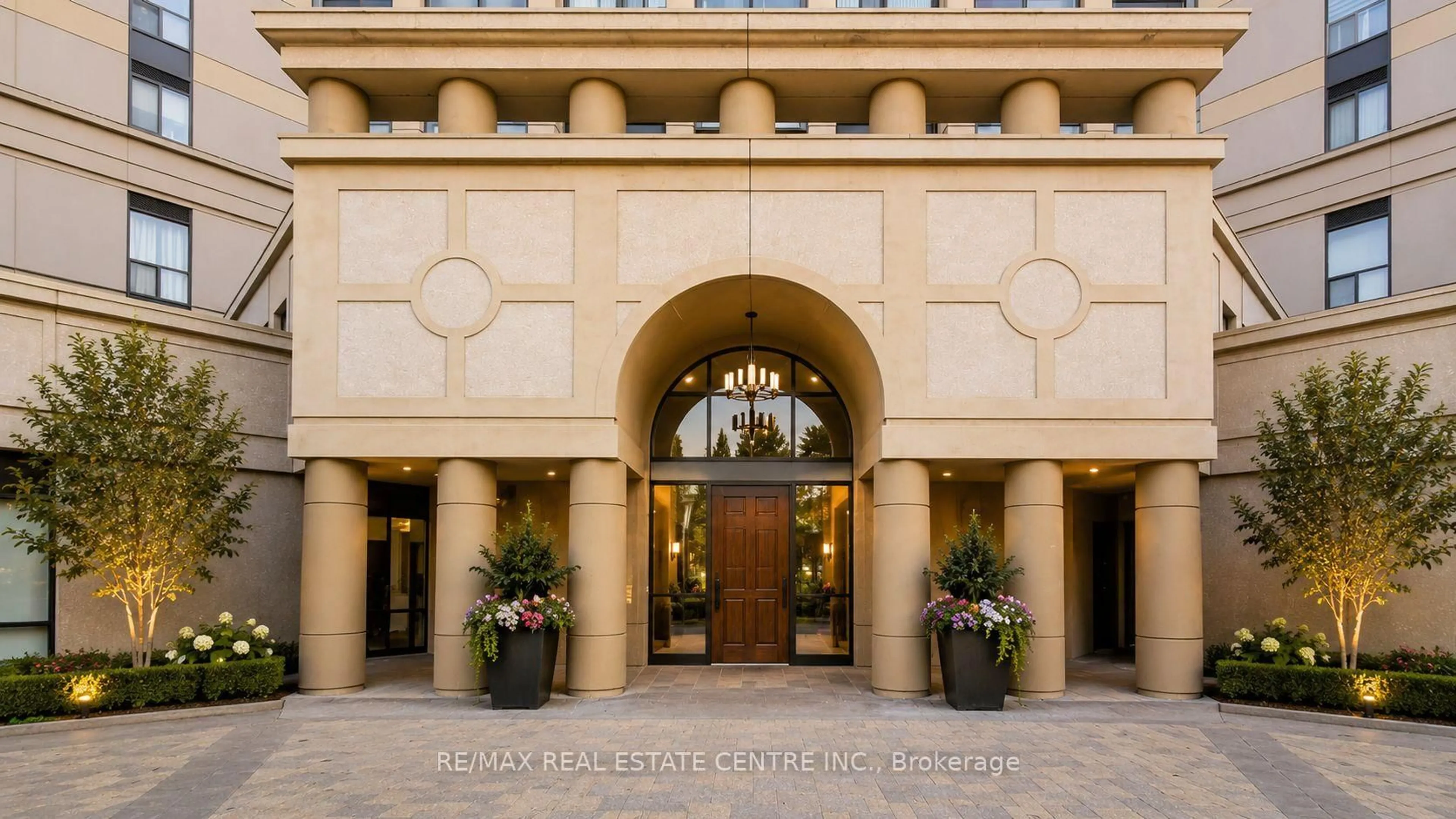 Indoor foyer for 220 Forum Dr #613, Mississauga Ontario L4Z 4K1