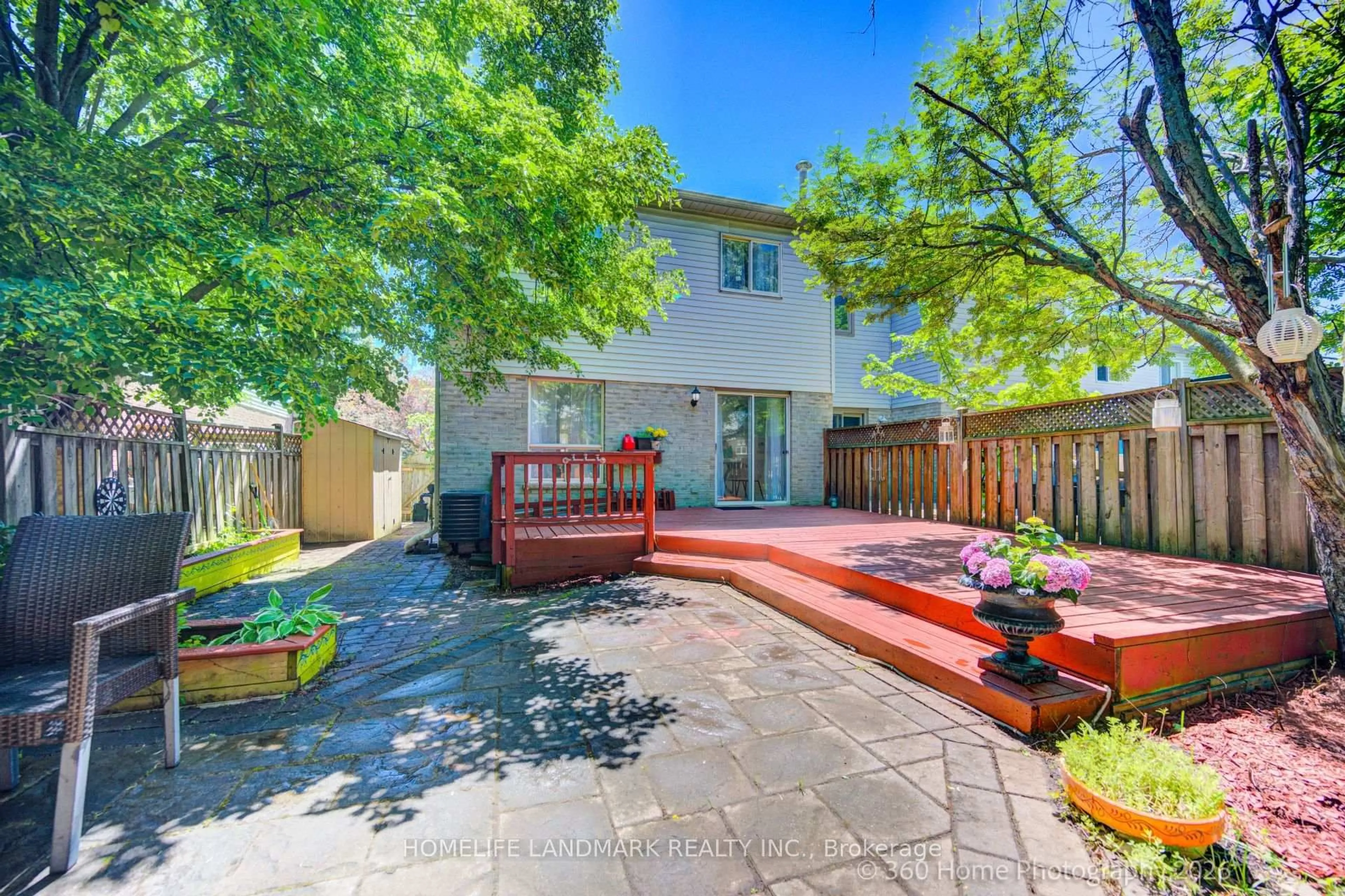Patio, street for 423 Levanna Lane, Oakville Ontario L6H 6B8