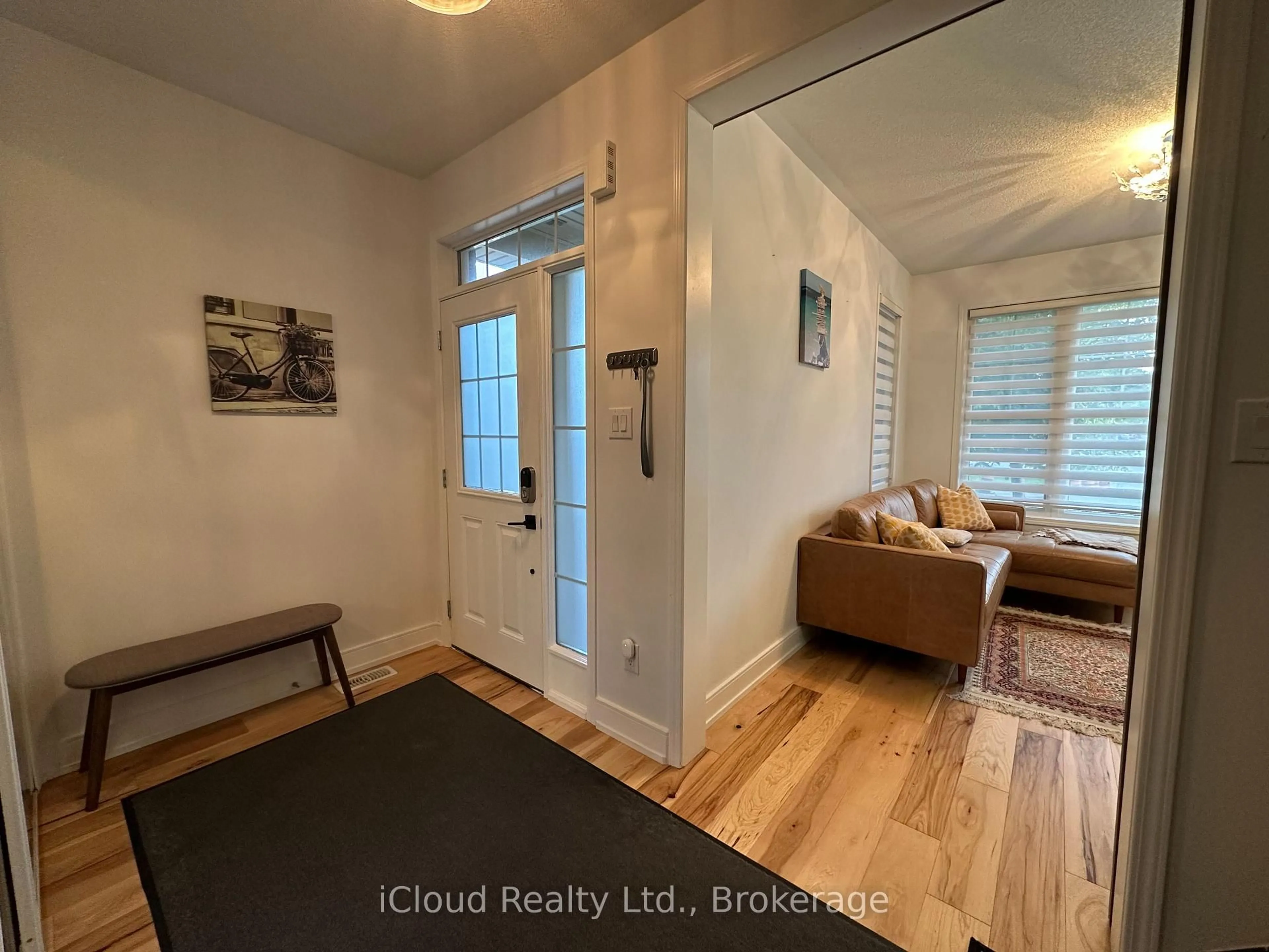 Indoor entryway for 433 Jelinik Terr, Milton Ontario L9T 7N2