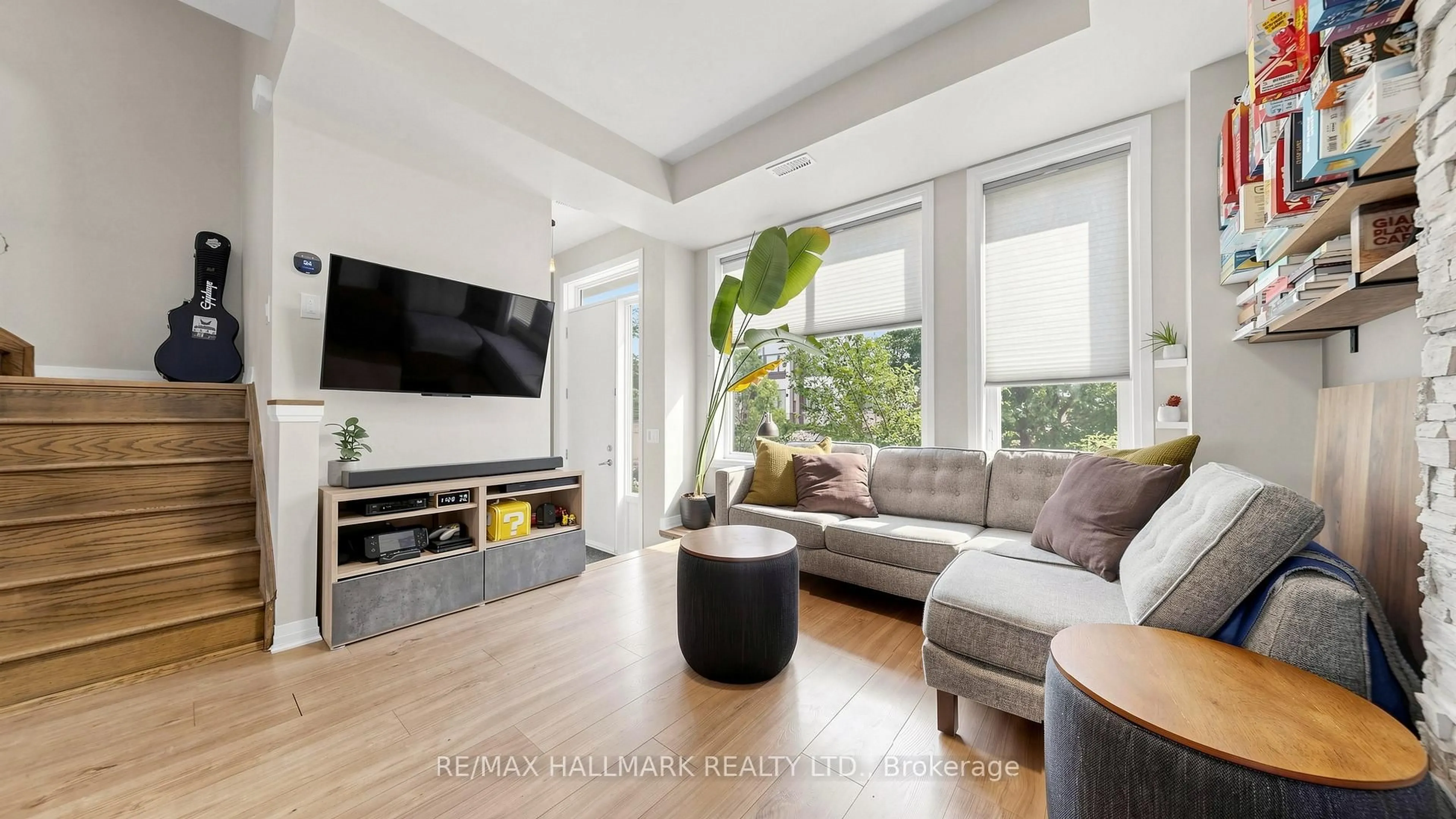 Living room with furniture, unknown for 26 Caroline Carpenter Grve, Toronto Ontario M3K 0B1