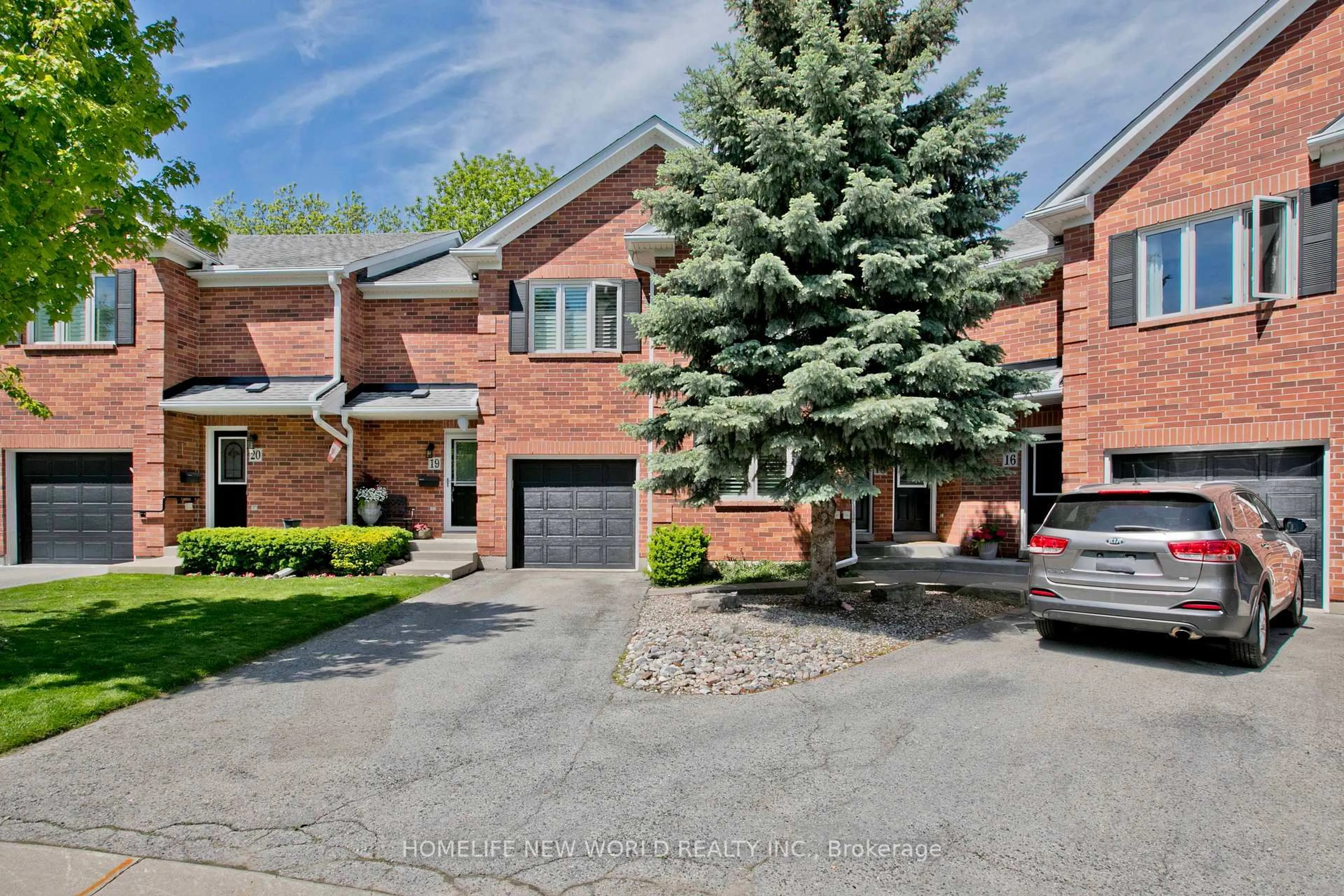 Home with brick exterior material, street for 2120 Headon Rd #18, Burlington Ontario L7M 4J9
