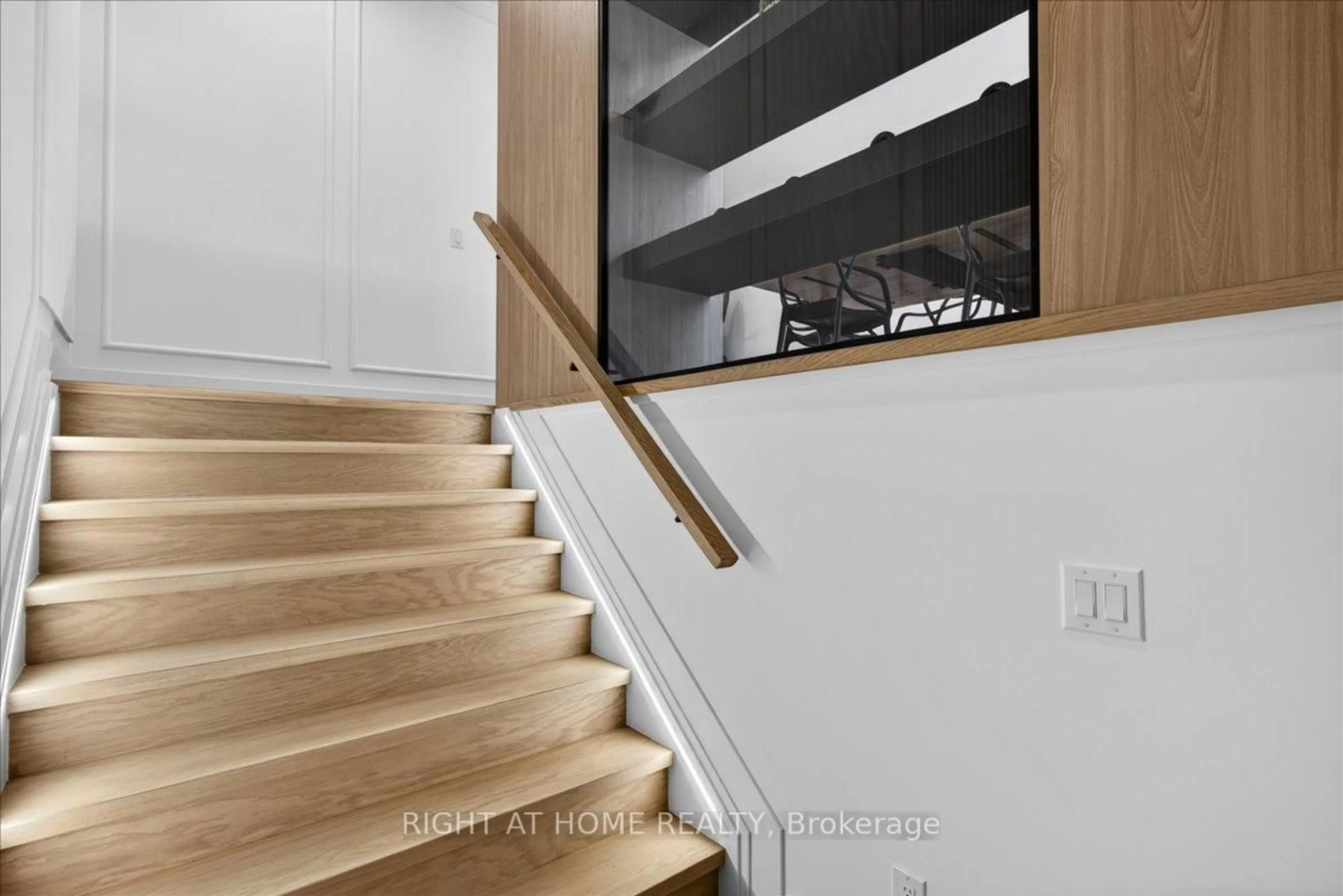 Stairs for 15B ROSEMEADE Ave, Toronto Ontario M8Y 3A2