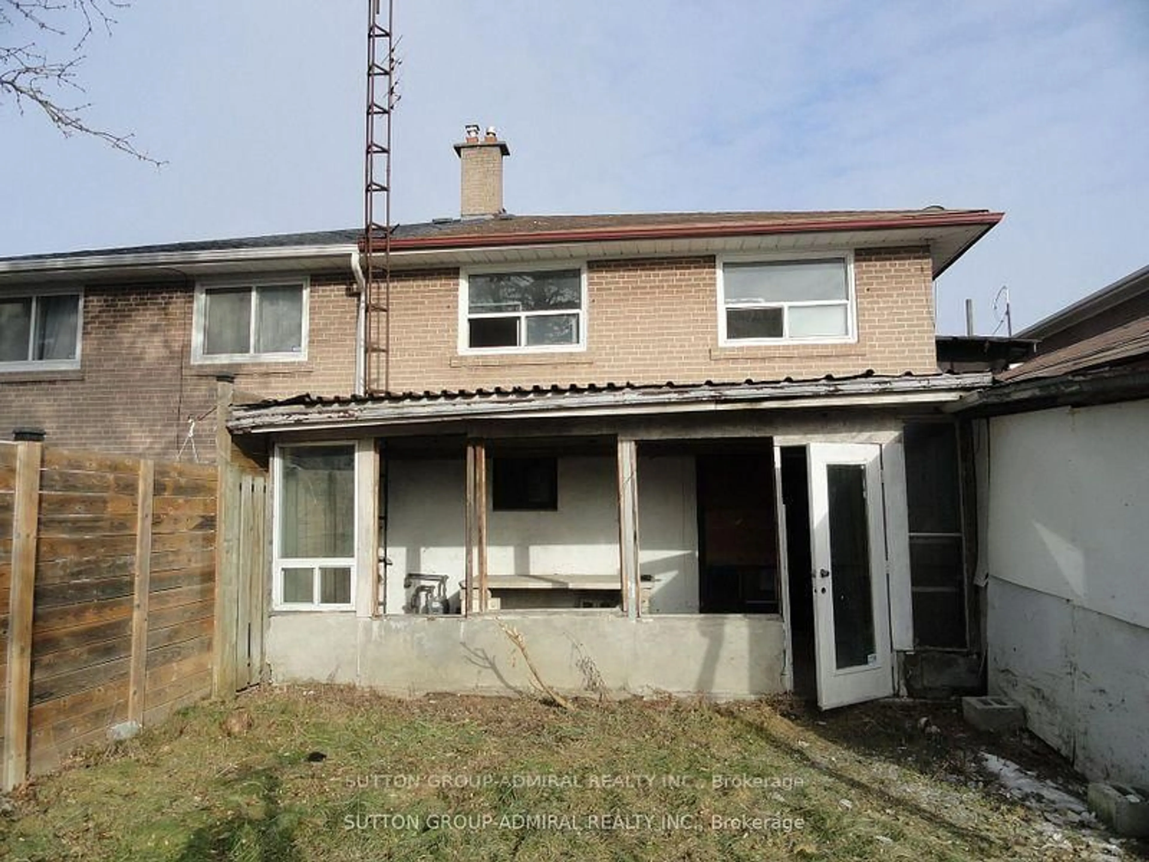 A pic from outside/outdoor area/front of a property/back of a property/a pic from drone, building for 205 St Lucie Dr, Toronto Ontario M9M 1T4