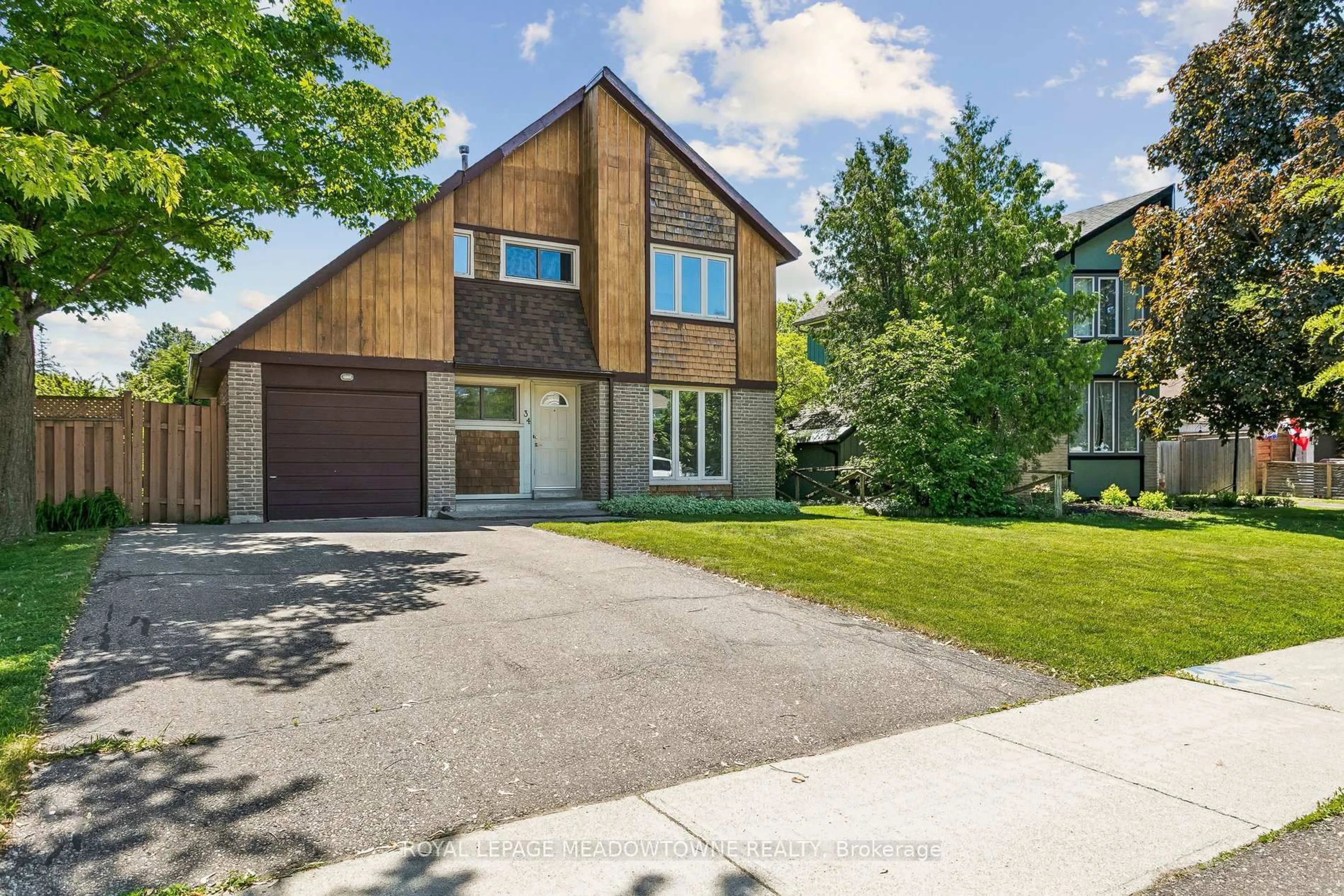 Unknown for 34 Plainsman Rd, Mississauga Ontario L5N 1C7