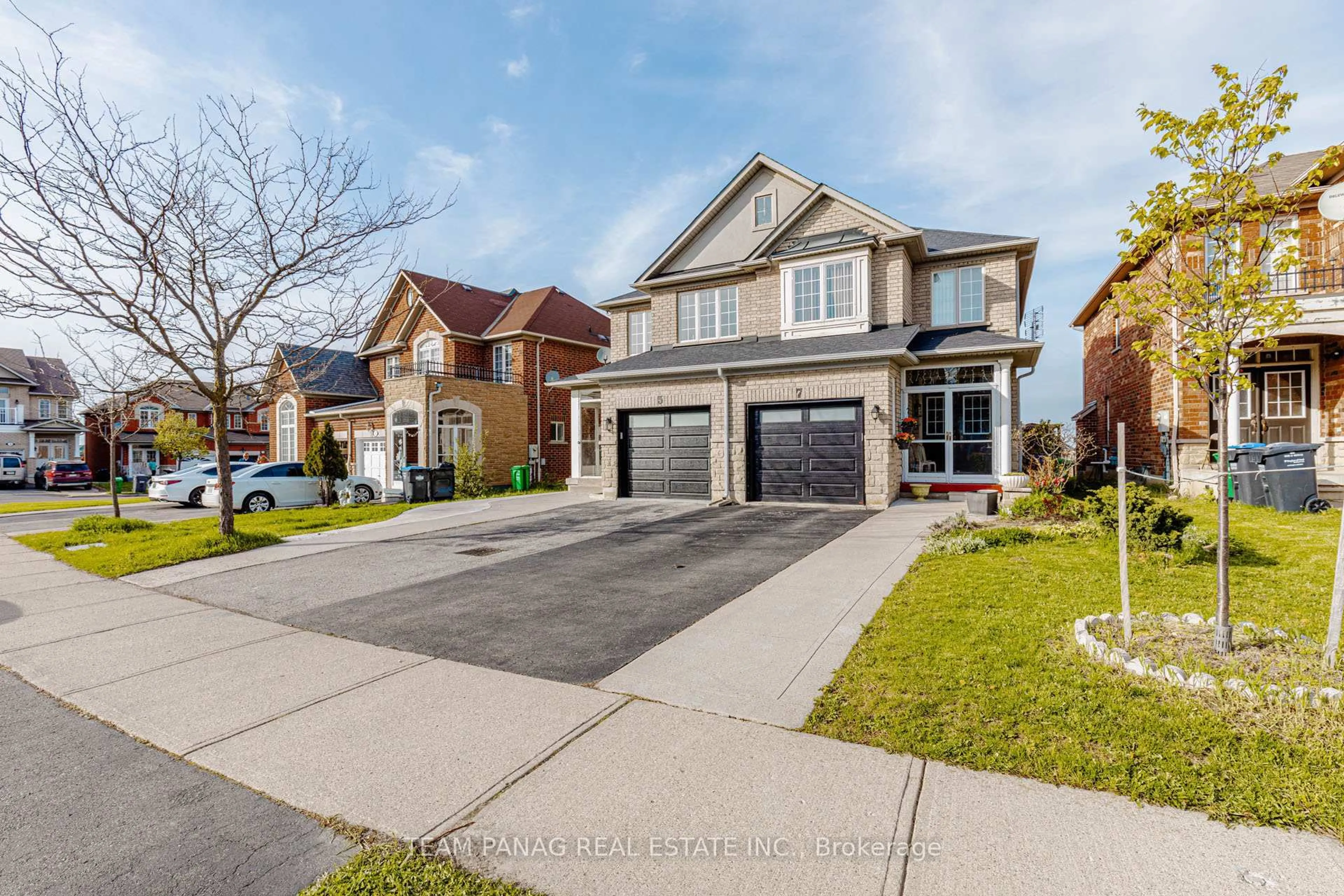 Home with brick exterior material, street for 7 Cherryplum Way, Brampton Ontario L6S 6J8