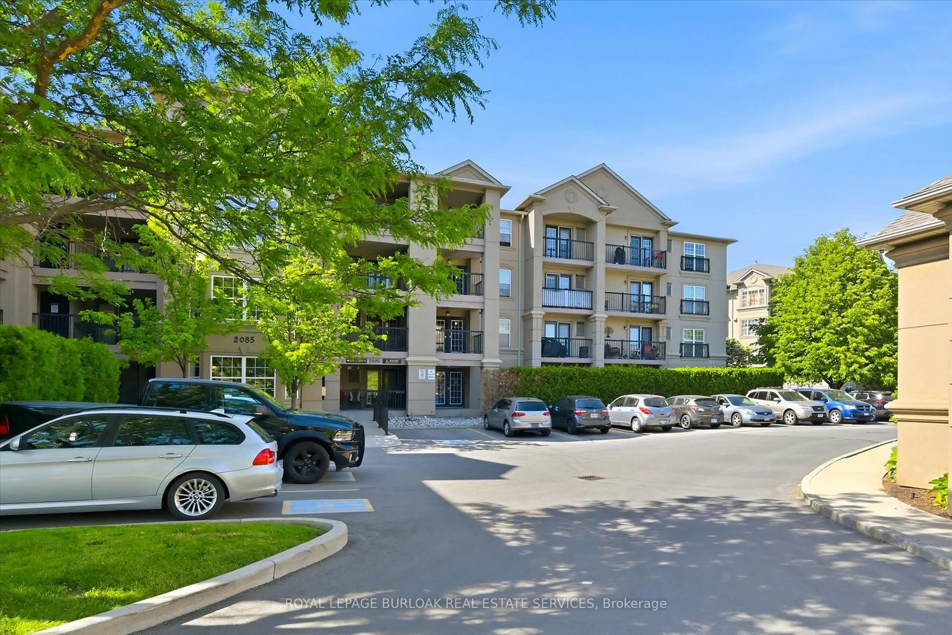 A pic from outside/outdoor area/front of a property/back of a property/a pic from drone, unknown for 2085 Appleby Line #107, Burlington Ontario L7L 7H4
