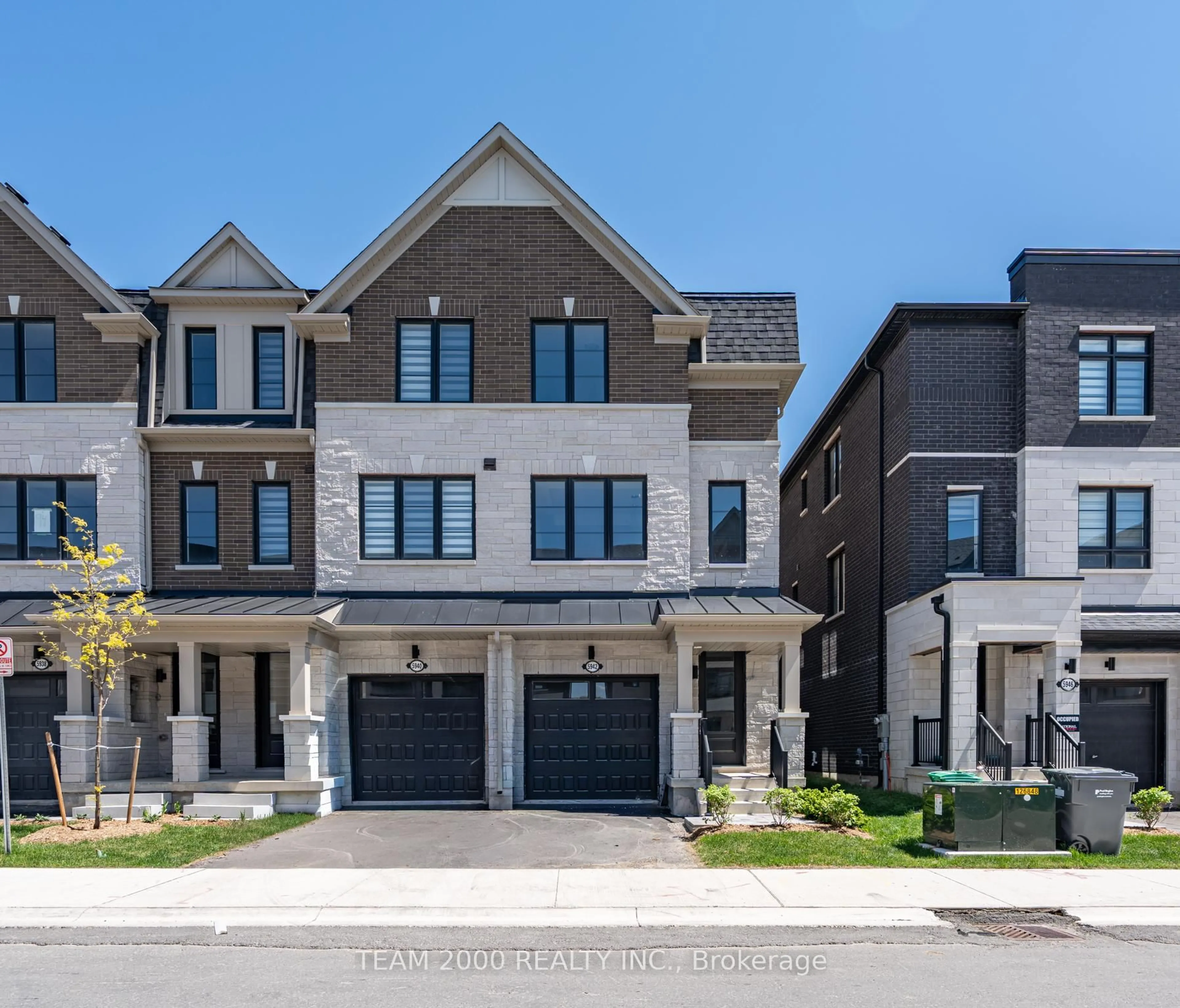Home with brick exterior material, street for 5942 Saigon St, Mississauga Ontario L5V 0E9