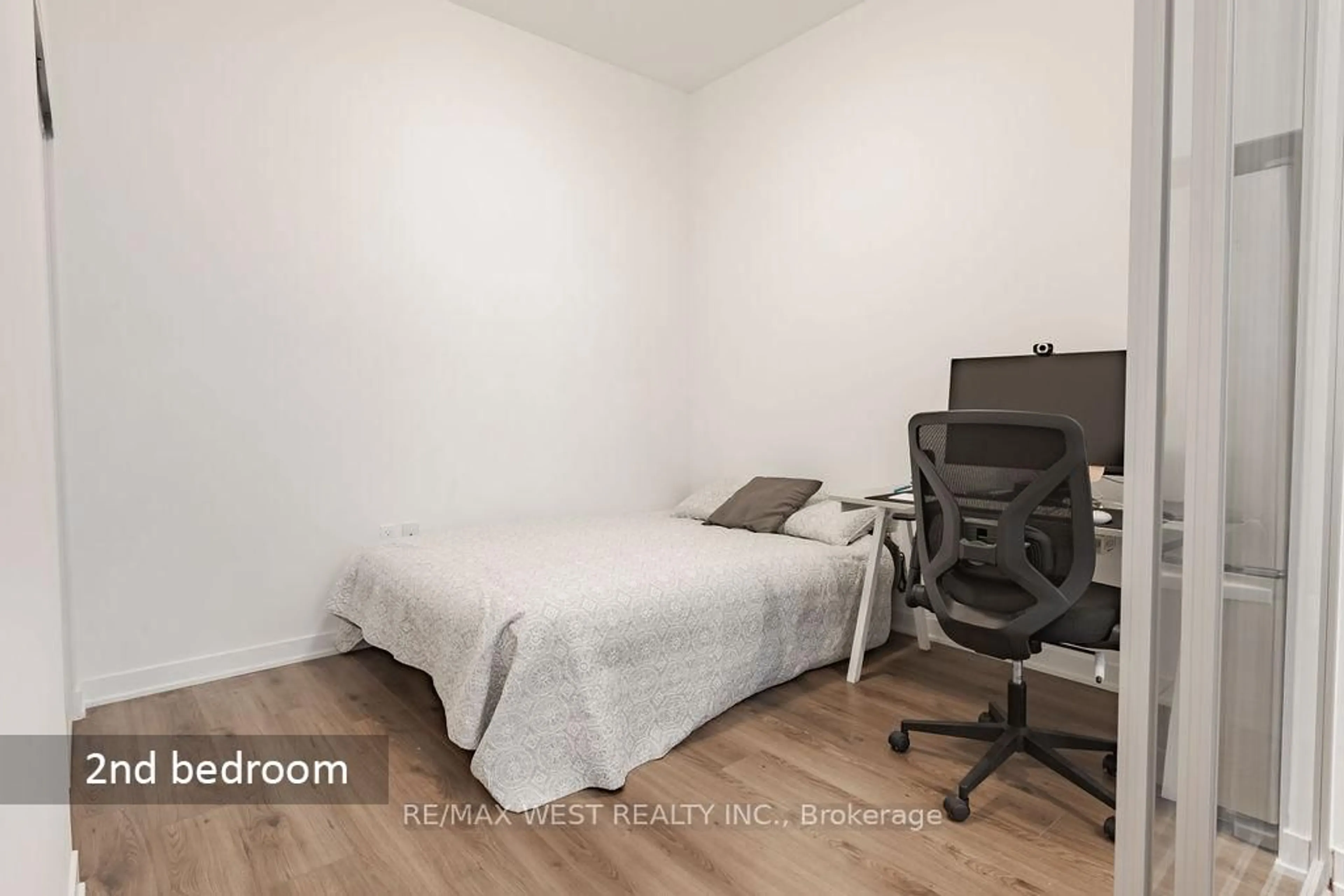 A pic of a room for 395 Dundas St #119, Oakville Ontario L6M 5R8