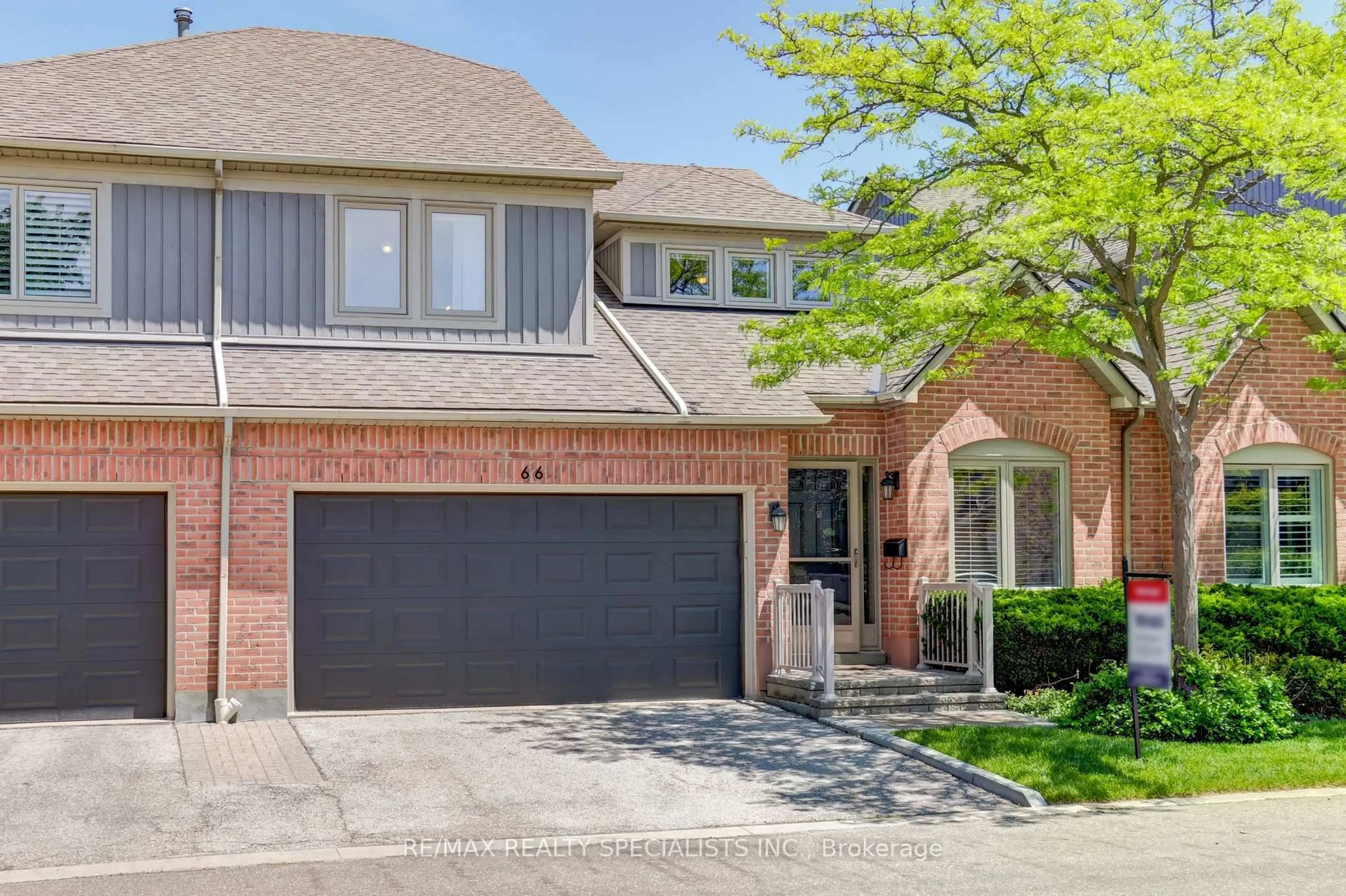 Home with brick exterior material, street for 5480 Glen Erin Dr #66, Mississauga Ontario L5M 5R3