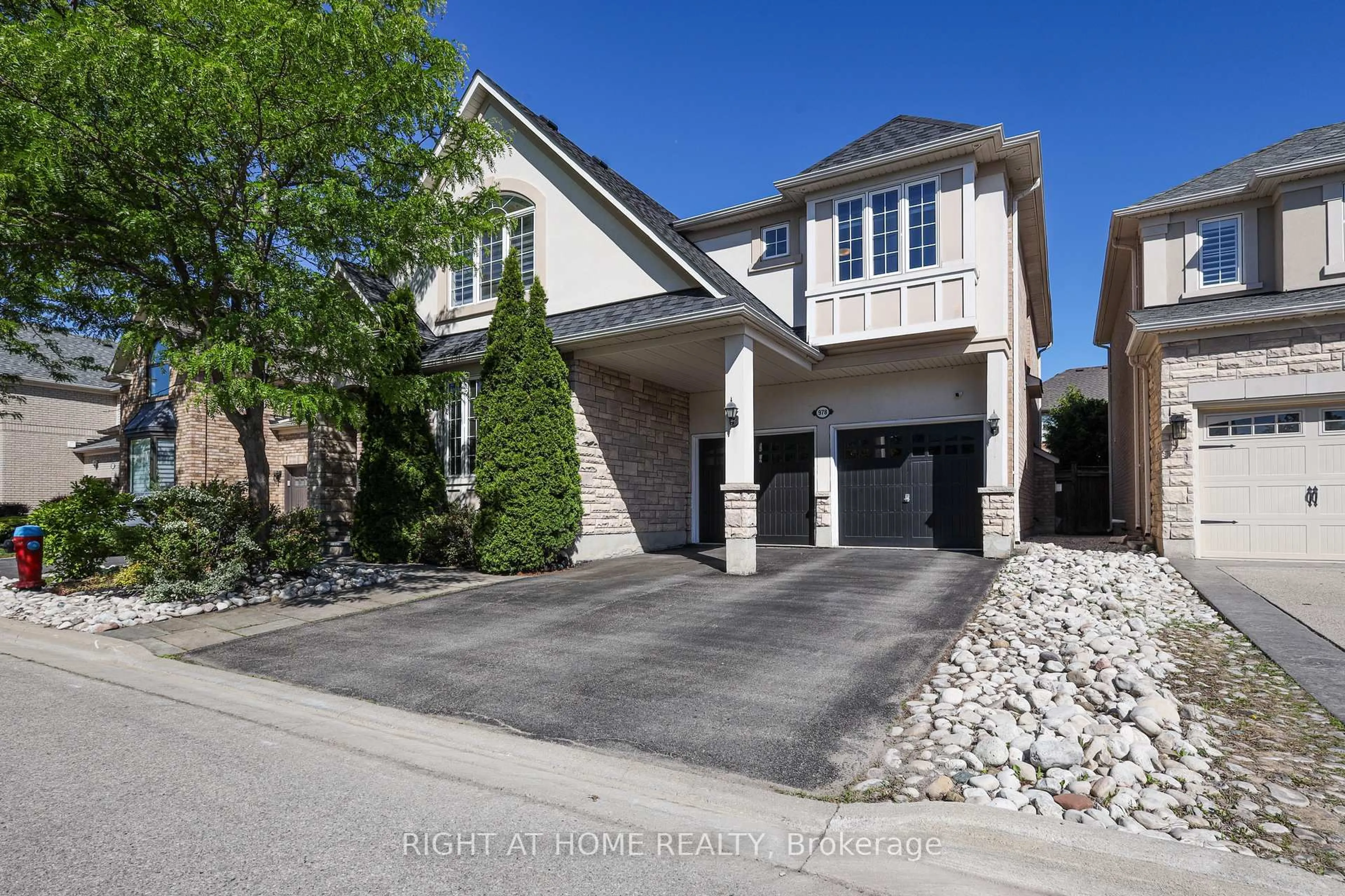 Home with brick exterior material, street for 978 Cousens Terr, Milton Ontario L9T 0E1