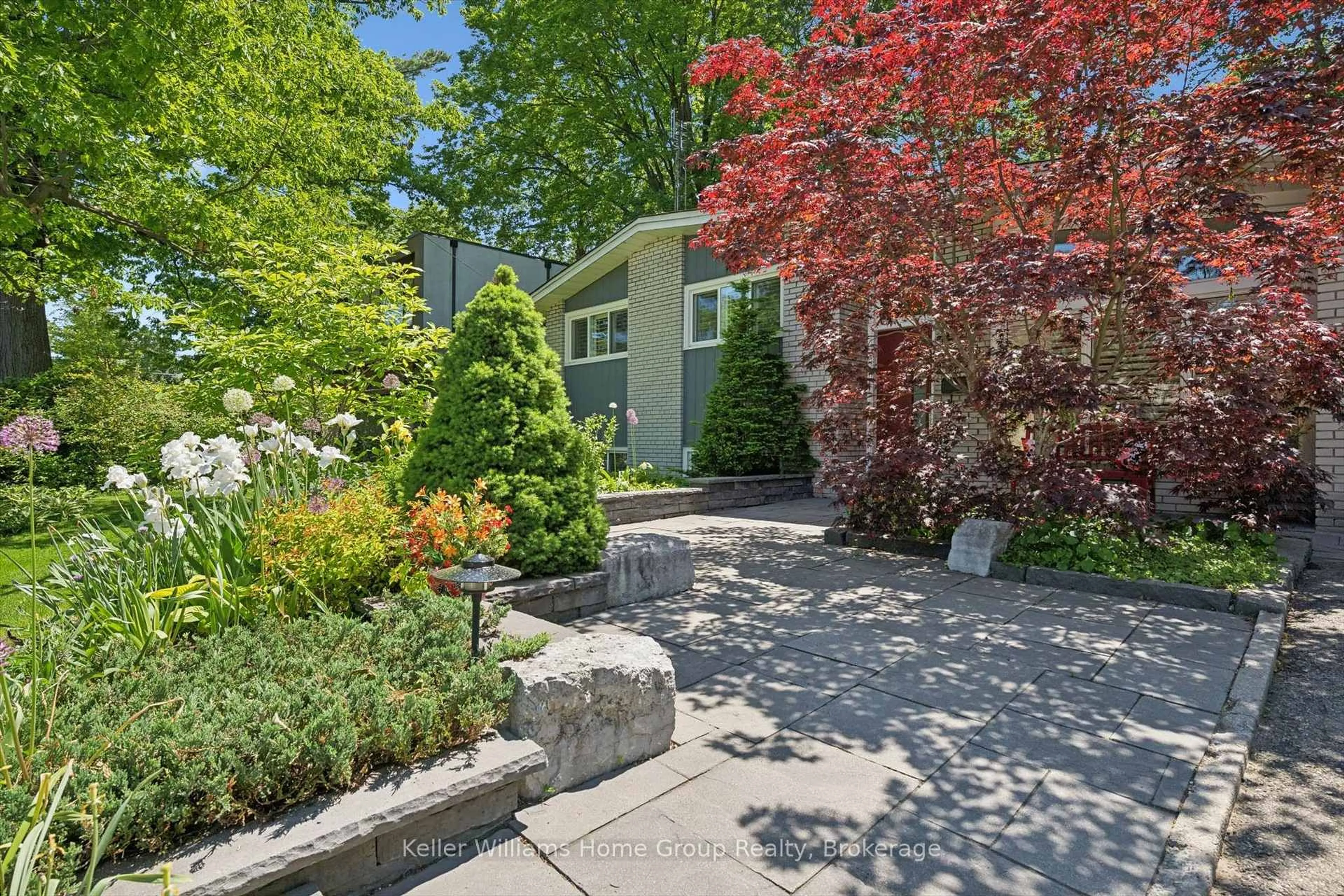 Patio, street for 2166 Corsair Rd, Mississauga Ontario L5A 2L8