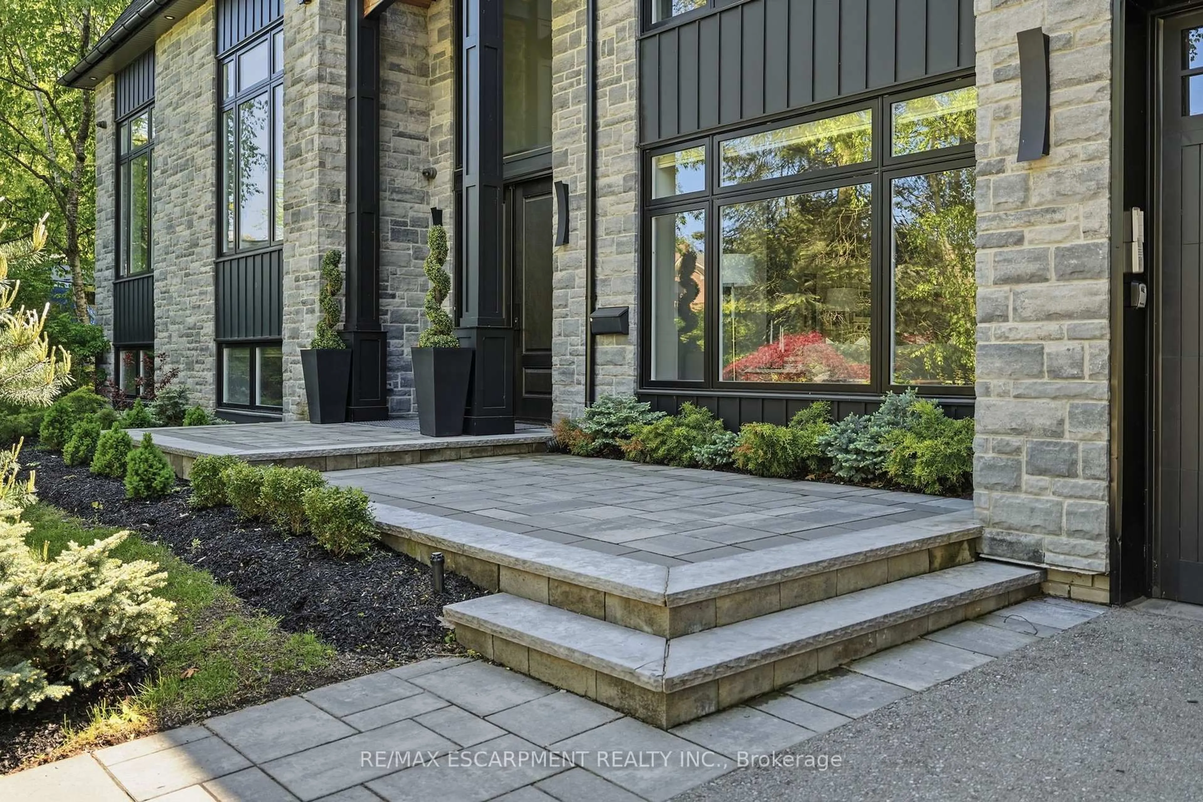 Unknown for 1489 Rogerswood Crt, Mississauga Ontario L5J 1R7